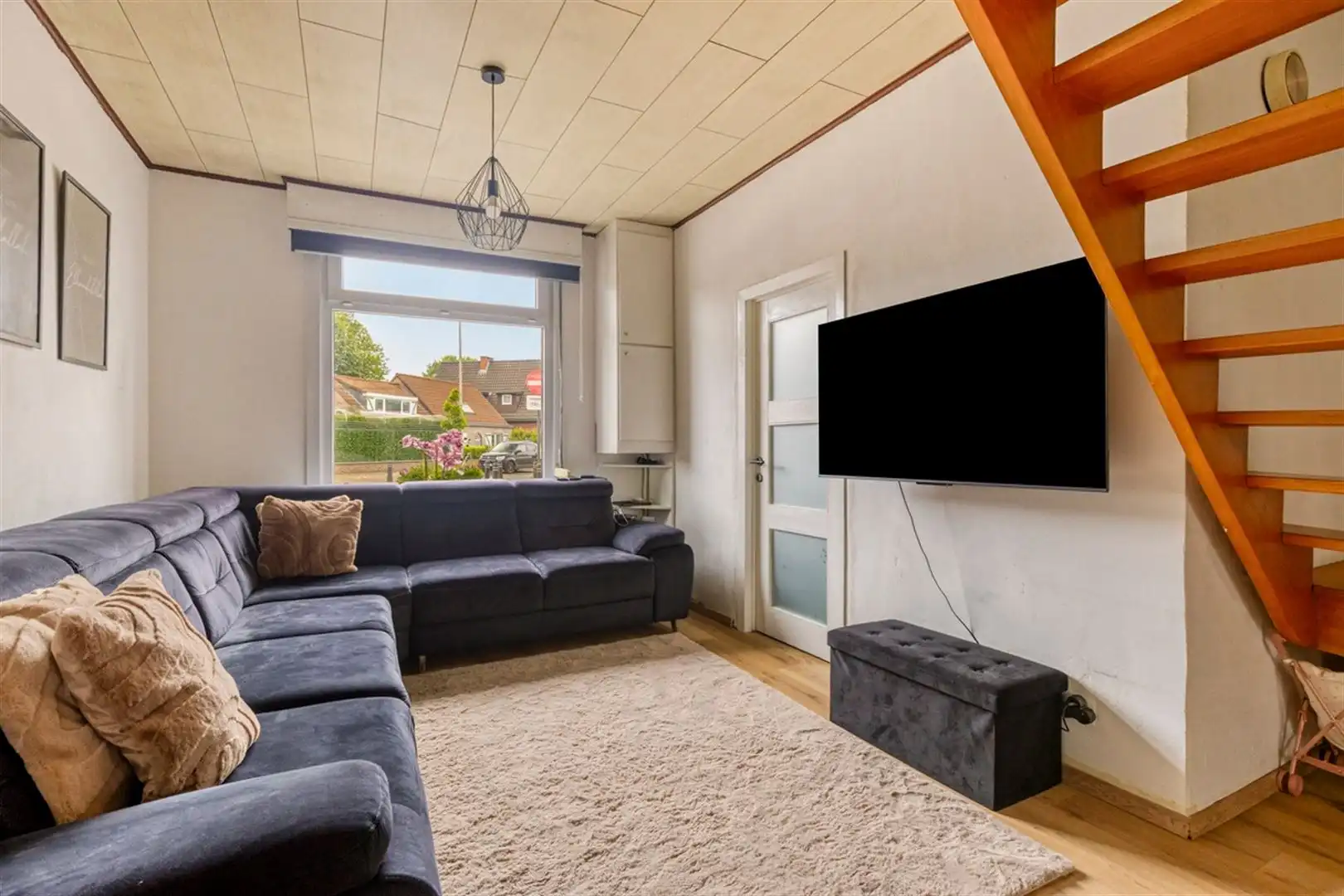 Instapklare rijwoning op 230 m² met 3 slaapkamers, 2 badkamers en grote garage. foto 4