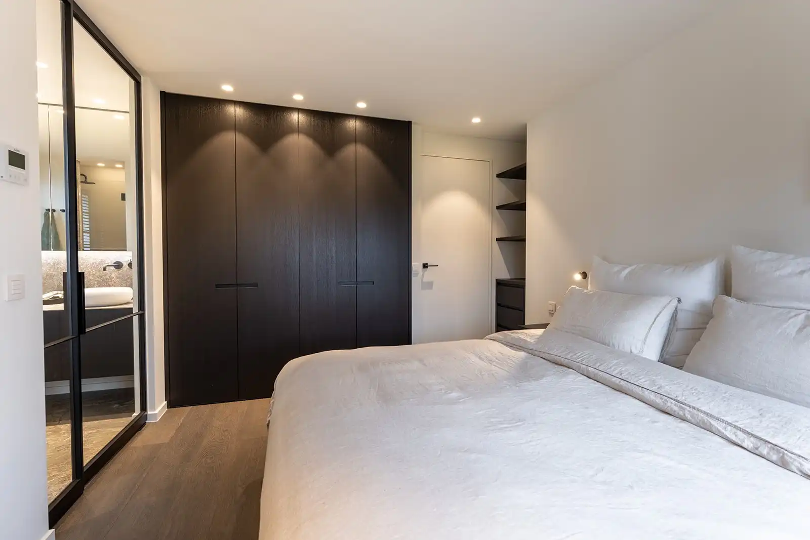 Exclusieve alleenstaande villa met 6 slaapkamers en zwembad aan de rand van Het Zoute. foto 21