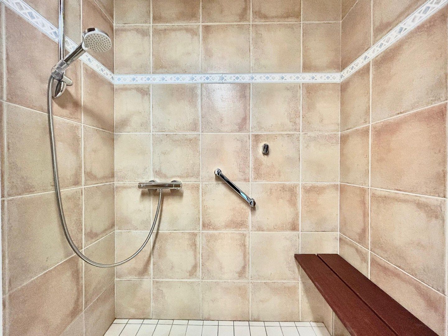 Instapklaar 1-slaapkamerappartement appartement met terras foto 10