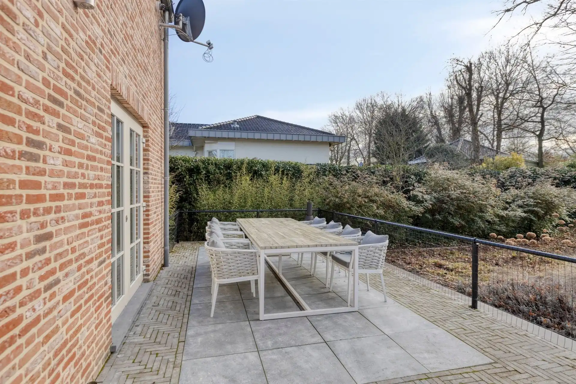 Instapklare woning op 10a in rustige en gegeerde ligging te Maasmechelen! foto 25