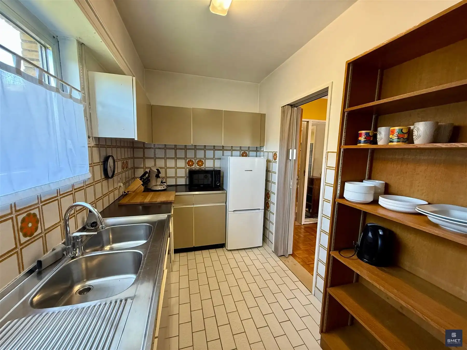 RUSTIG GELEGEN APPT.  MET 2 SLPKS EN GARAGE foto 6