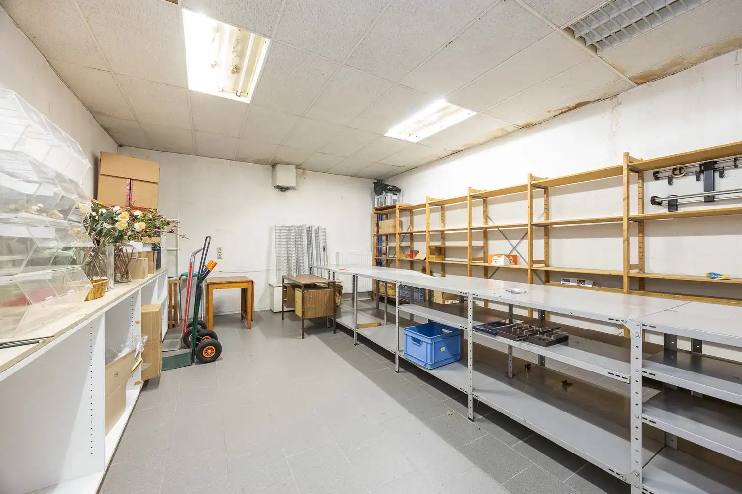 Ruim en veelzijdig handelsgelijkvloers op toplocatie foto 13