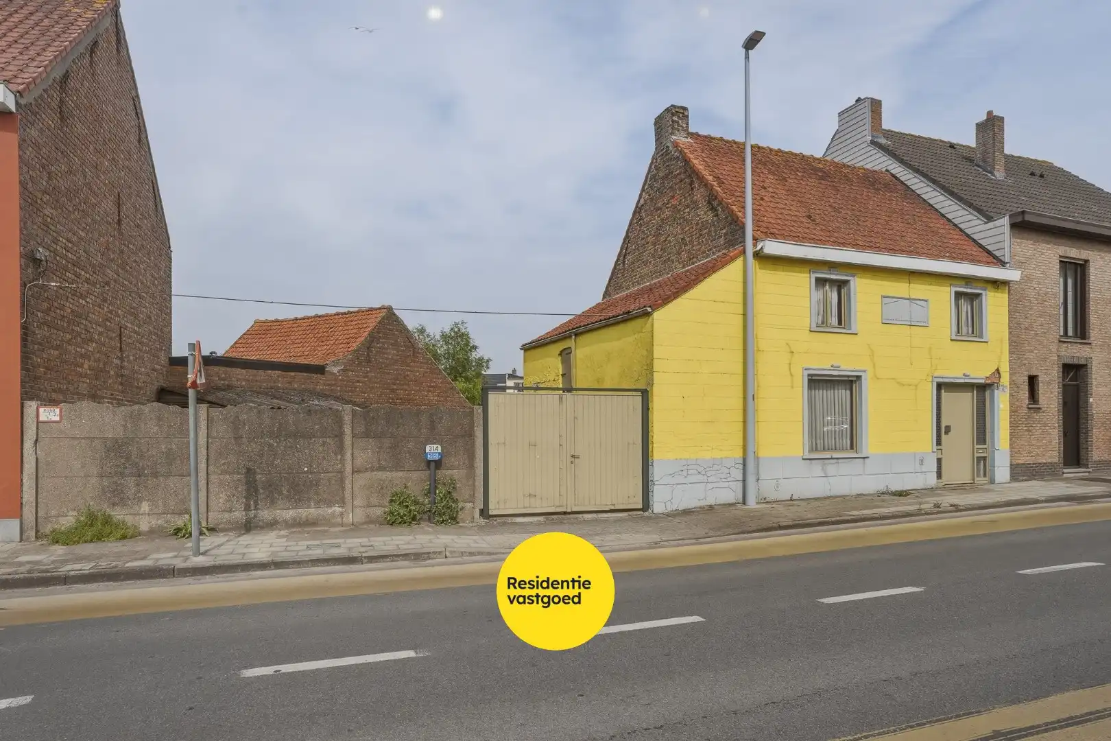 Te renoveren halfopen woning met tuin en oprit/garage foto 20