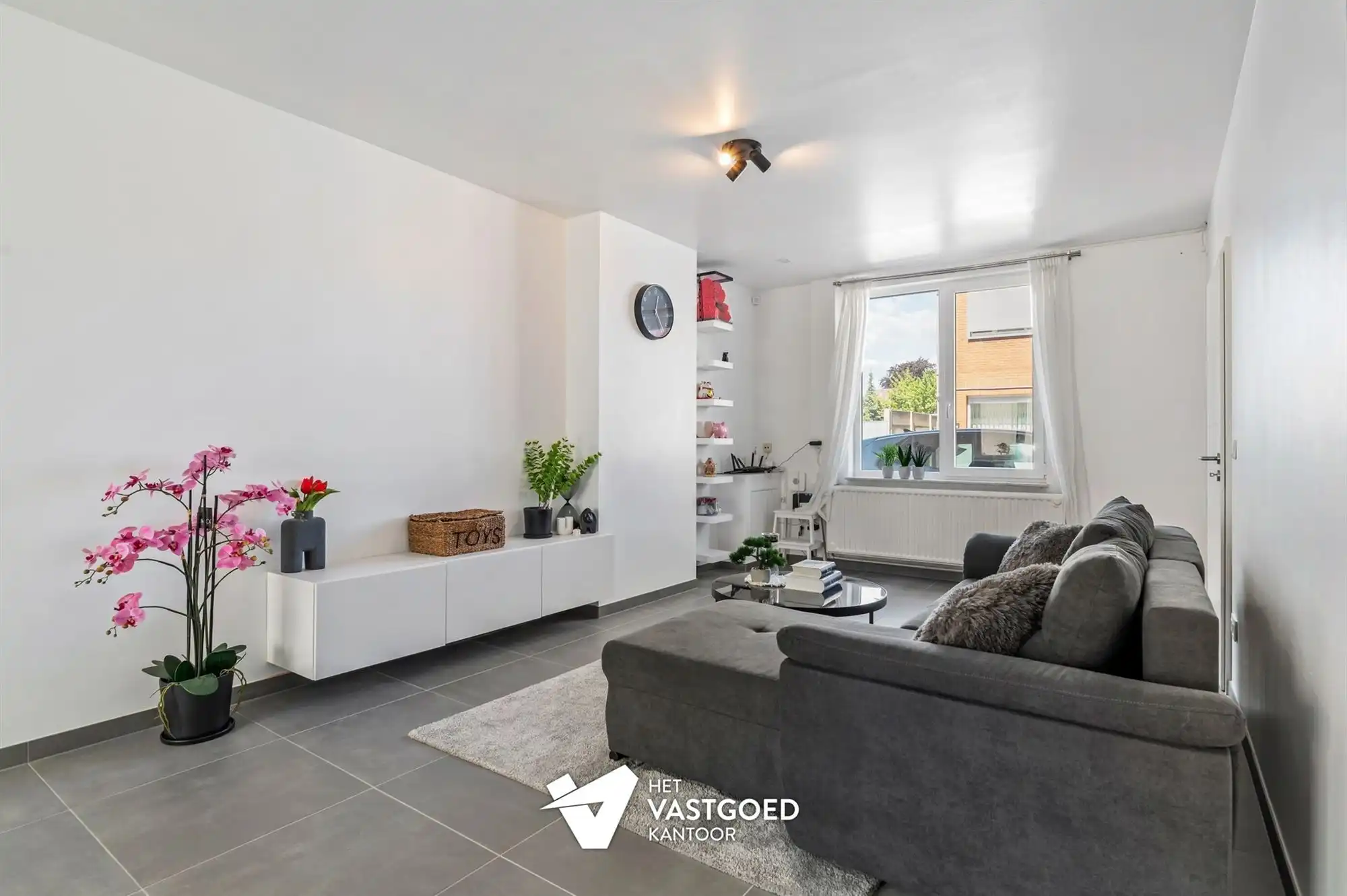 VOLLEDIG GERENOVEERDE WONING MET 3 SLAAPKAMERS VLAK BIJ BERINGEN-CENTRUM foto 3