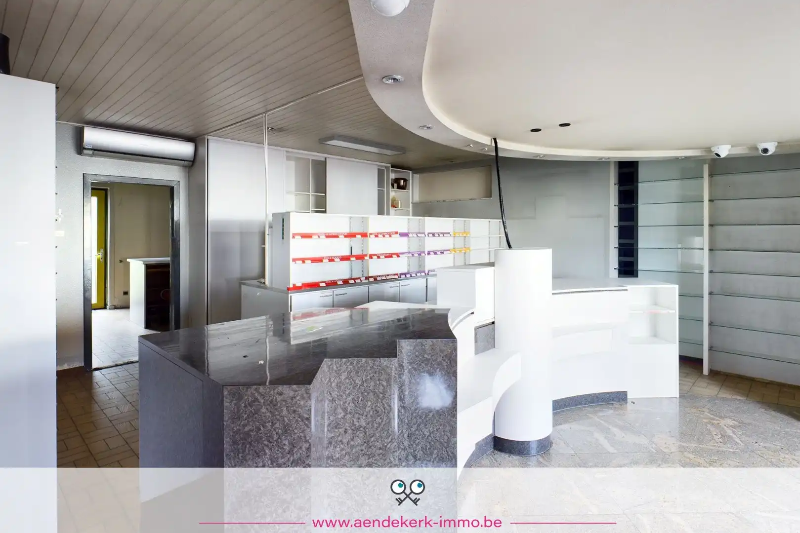 Woning met handelsruimte in het centrum van Kinrooi foto 5