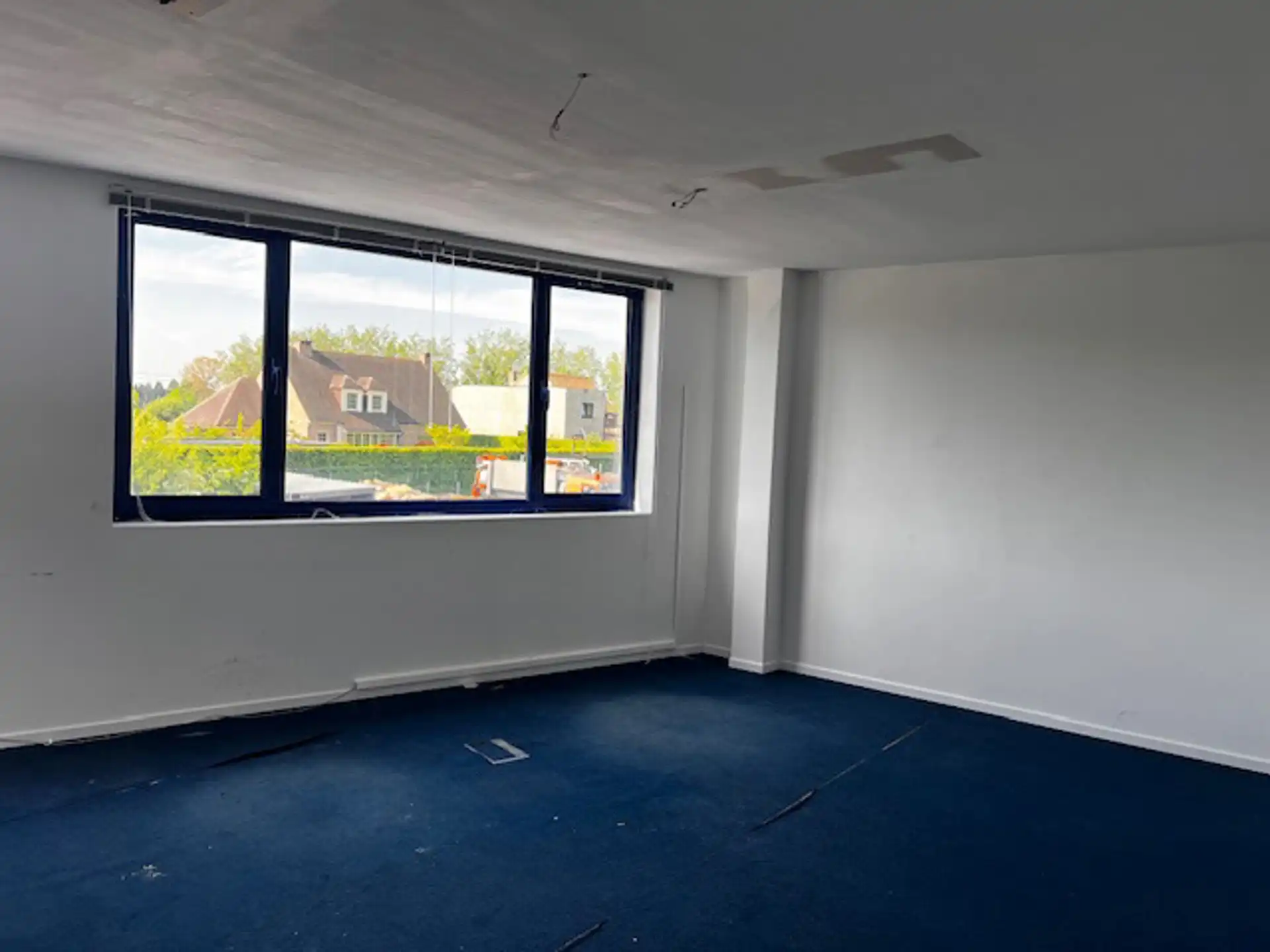 Te Huur Strategisch Gelegen Magazijn met Kantoorruimte te Ranst foto 6