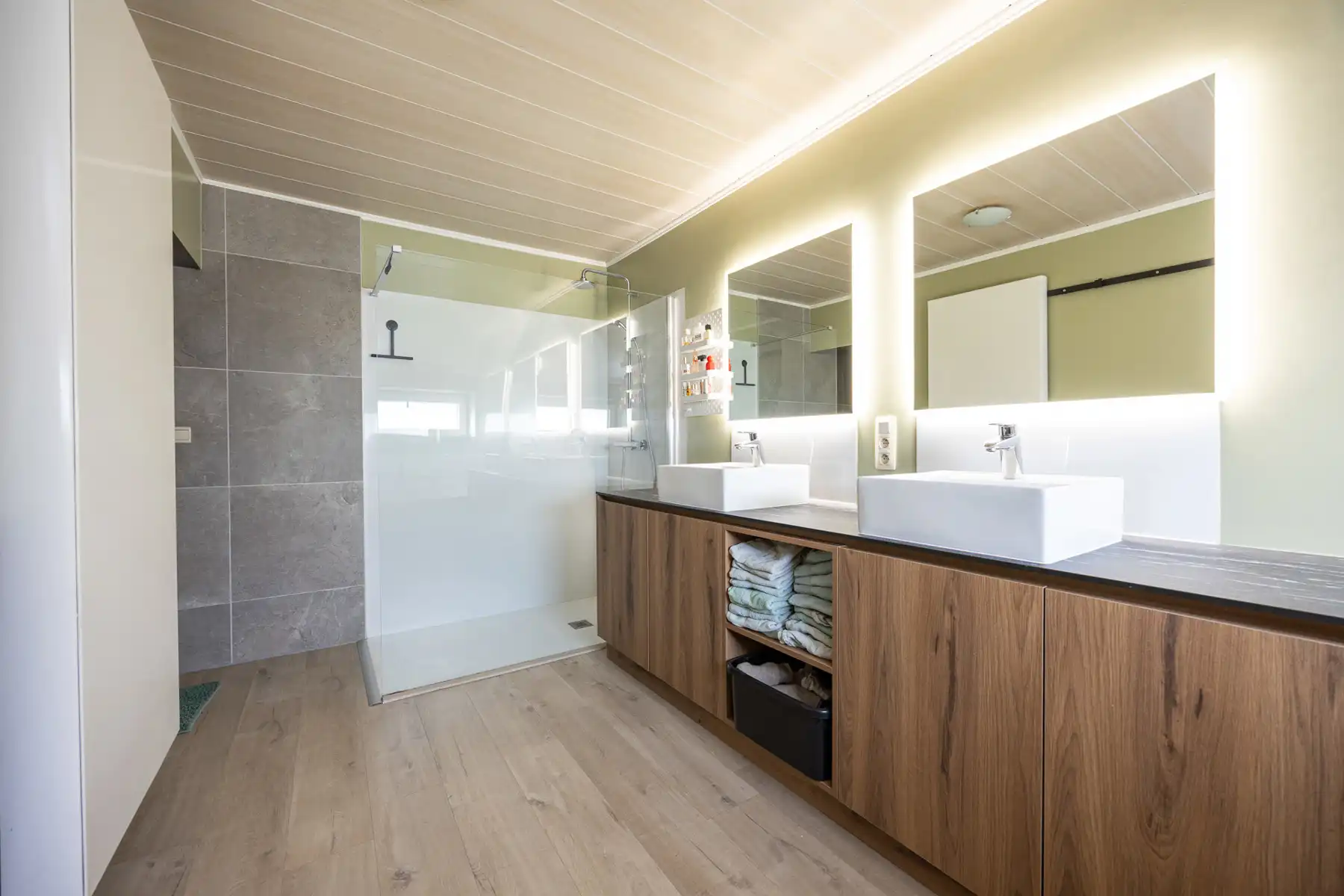 Gerenoveerde vrijstaande woning met 3 slaapkamers op een unieke locatie in Merksplas. foto 11