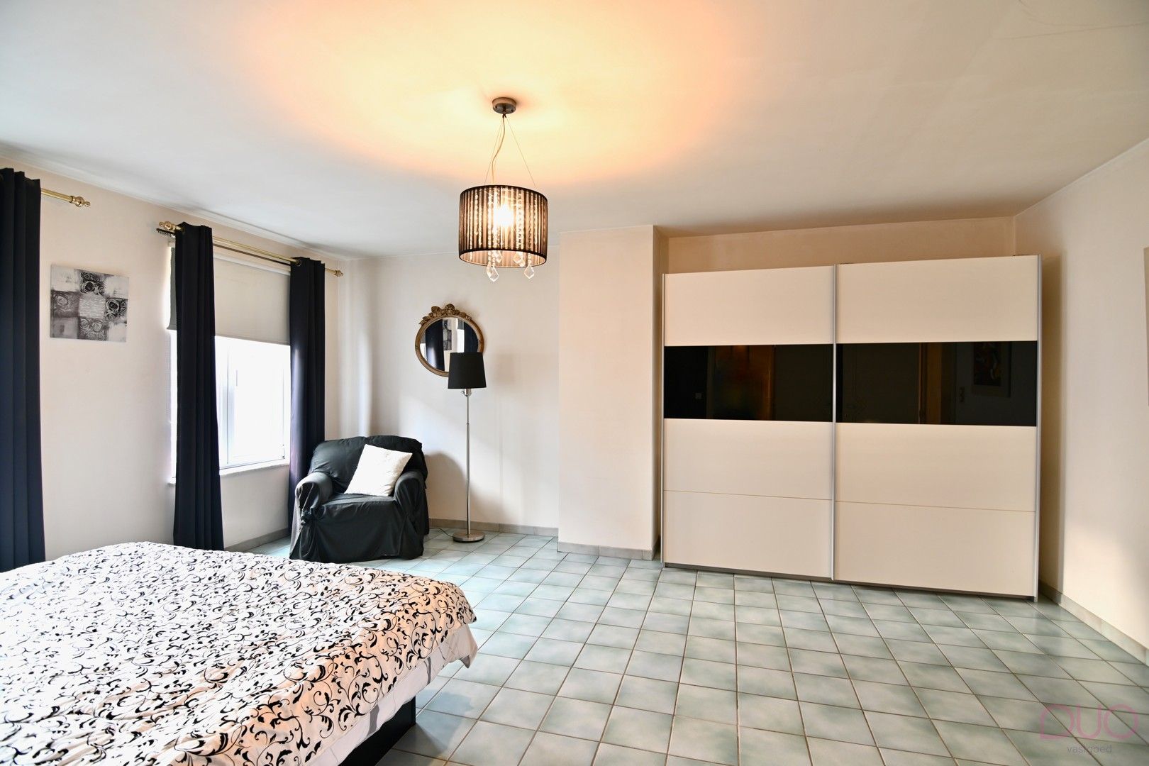 Groot handelspand met aparte ingang, bovenliggende woning en inpandige garage foto 24