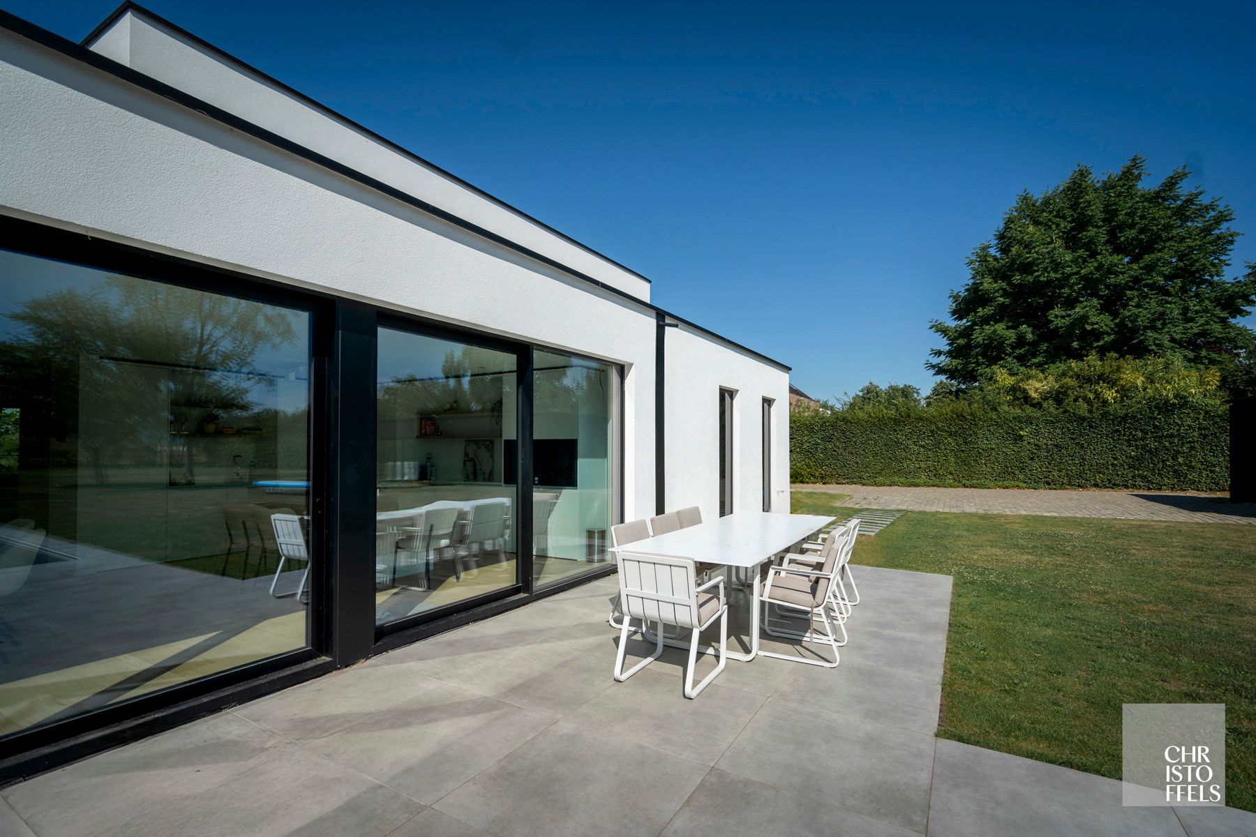 High-end gerenoveerde eigentijdse villa op een perceel van 4.379m² te Hasselt! foto 8