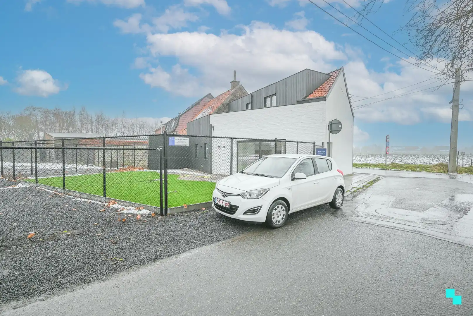 Volledig gerenoveerde woning met zicht op de velden foto 30