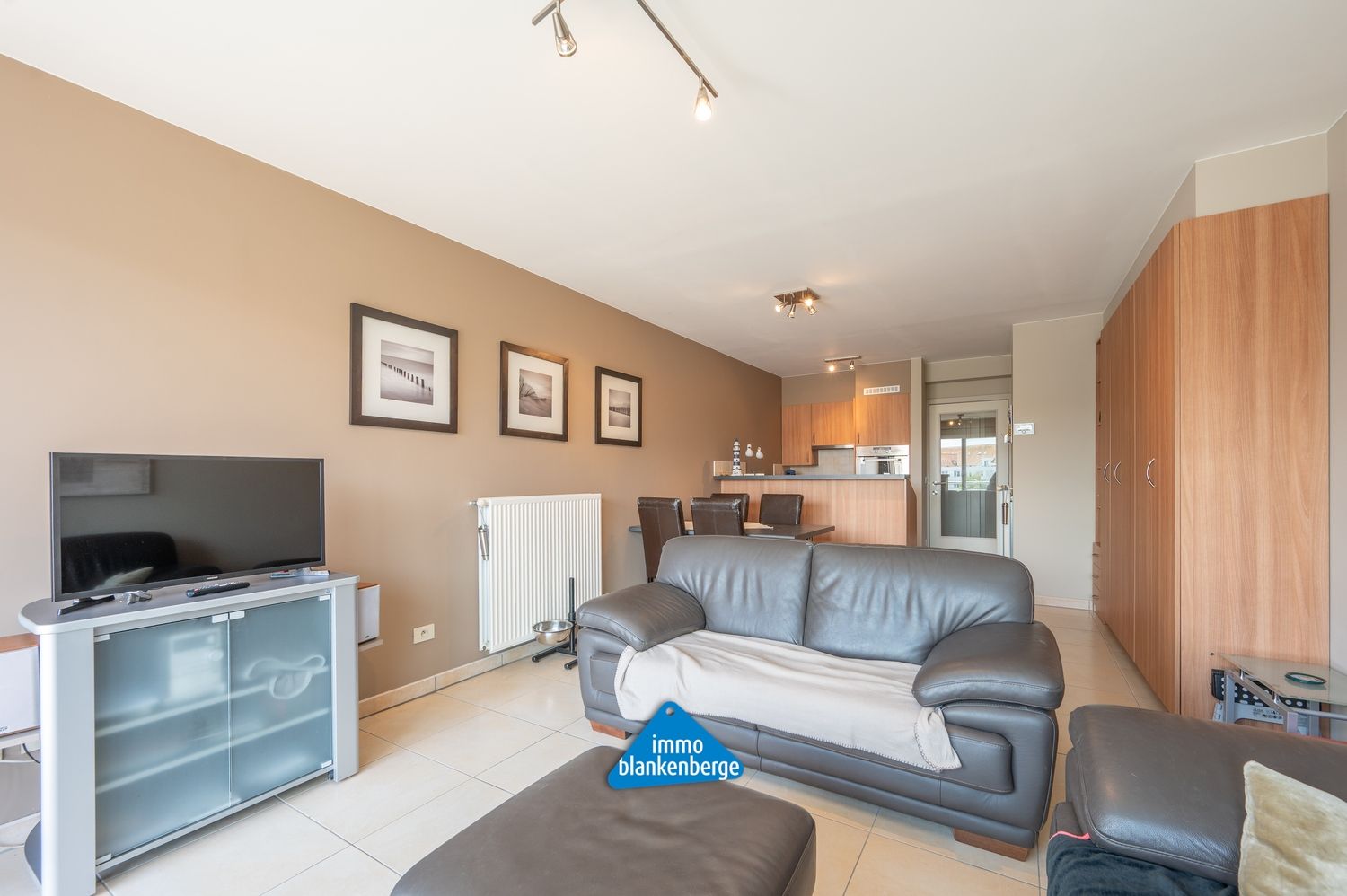 Instapklaar 1-slaapkamerappartement op topligging vlak bij de zeedijk foto 5