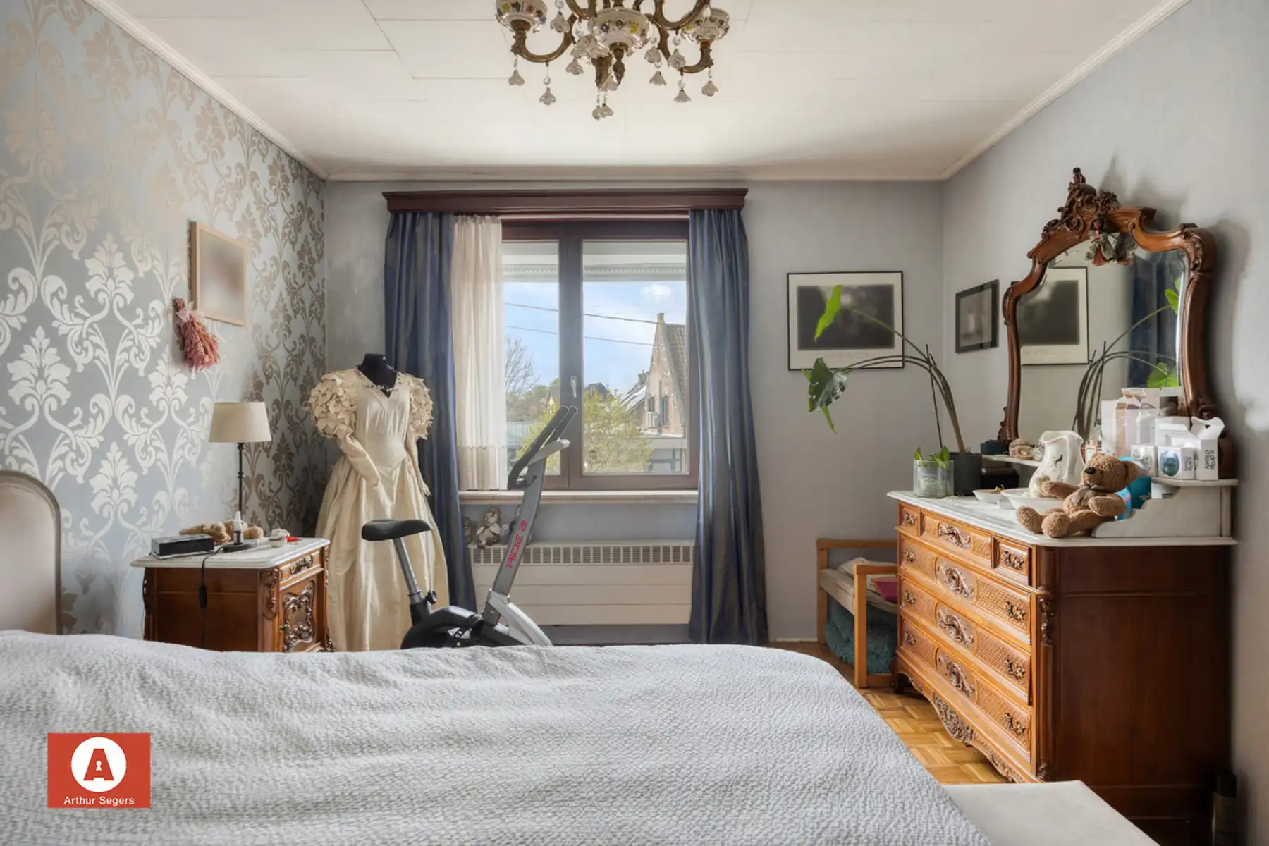 Ruime woning met 5 slpk en prachtige tuin op topligging foto 12