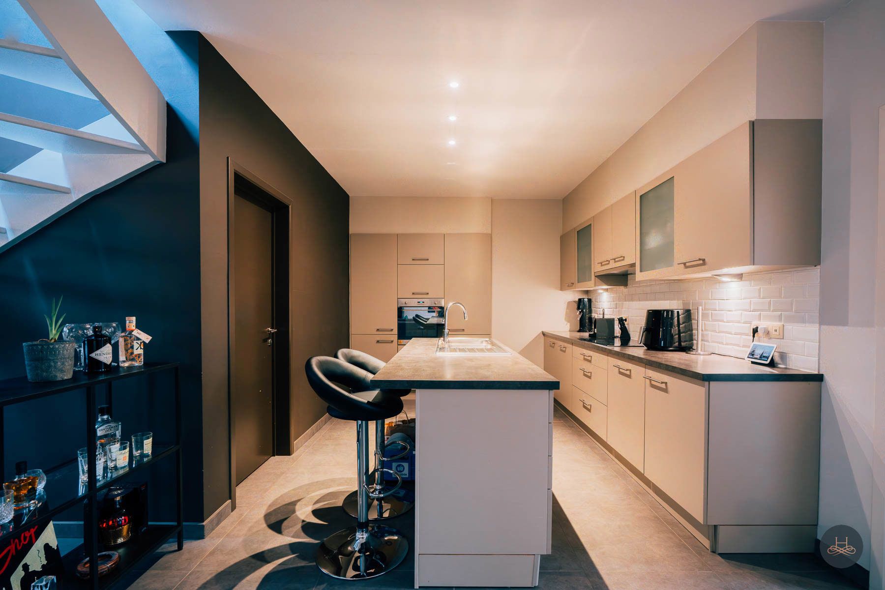 Gerenoveerde duplex met enorm terras en autostaanplaats foto 7