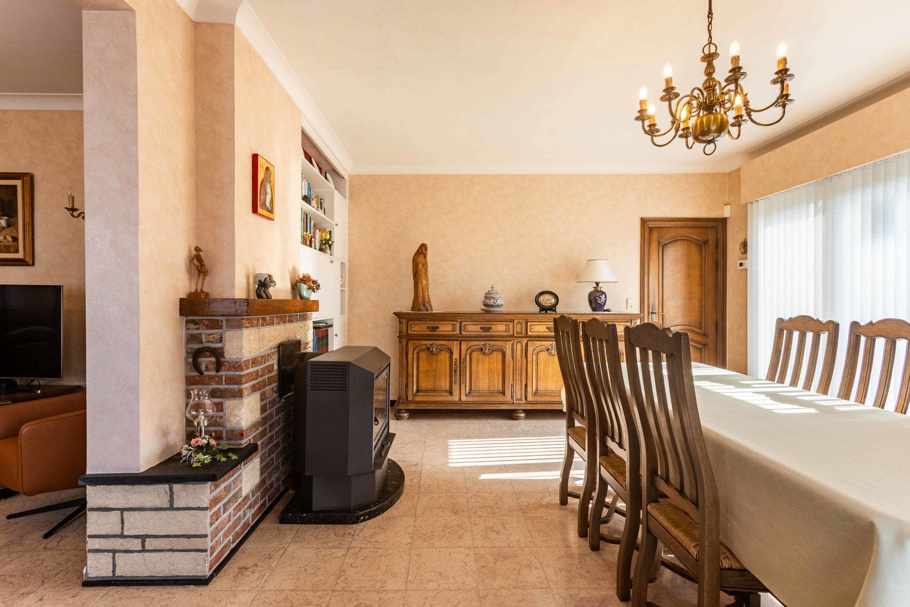 Charmante gezinswoning met 5 slaapkamers en riante tuin. foto 8