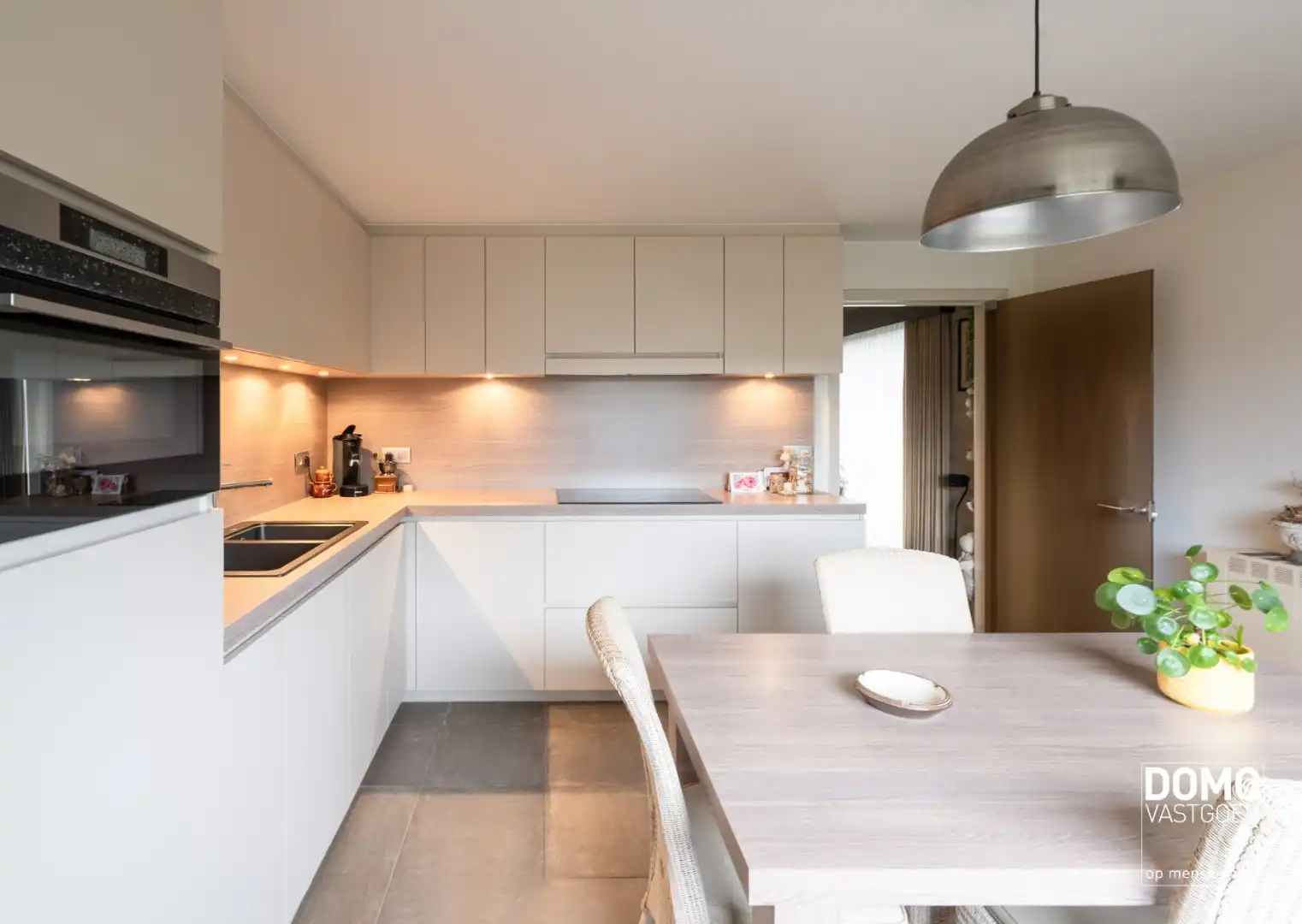 DEELS GERENOVEERDE WONING MET 3 SLAAPKAMERS, GARAGE EN RUIME TUIN TE KOOP IN KERMT  foto 4