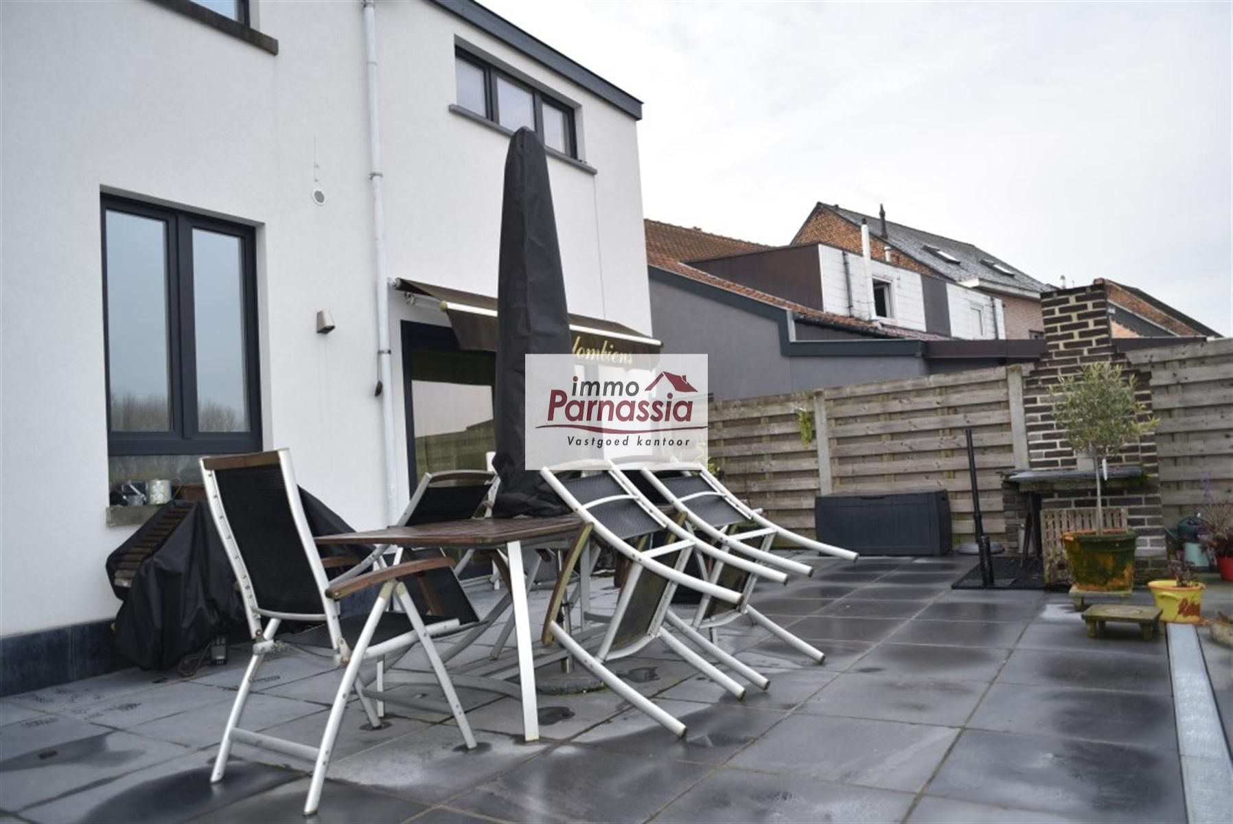 Energiezuinige woning nabij het centrum met aangename tuin foto 3