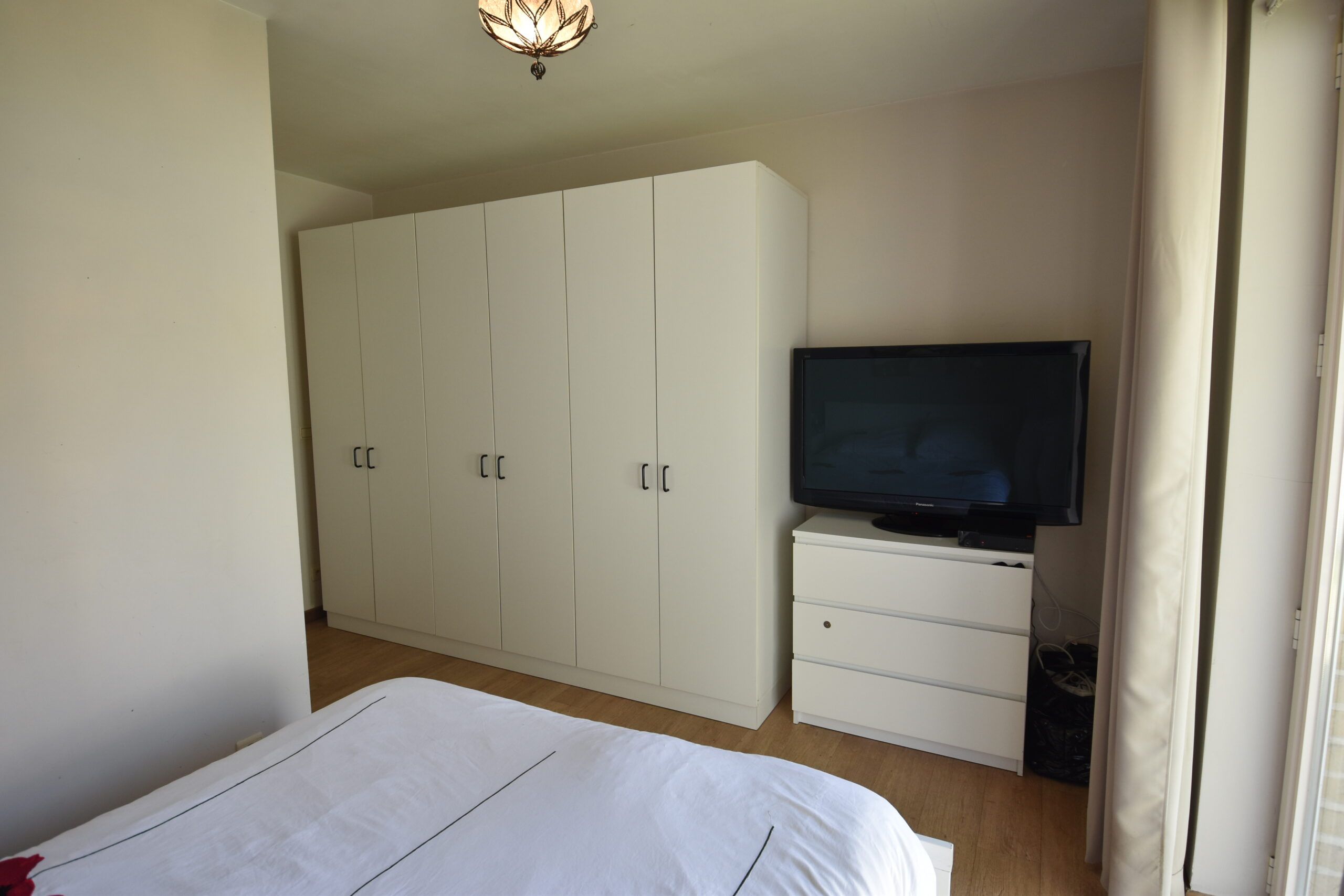 Gelijkvloers appartement met garage en tuin in Sint-Niklaas foto 9