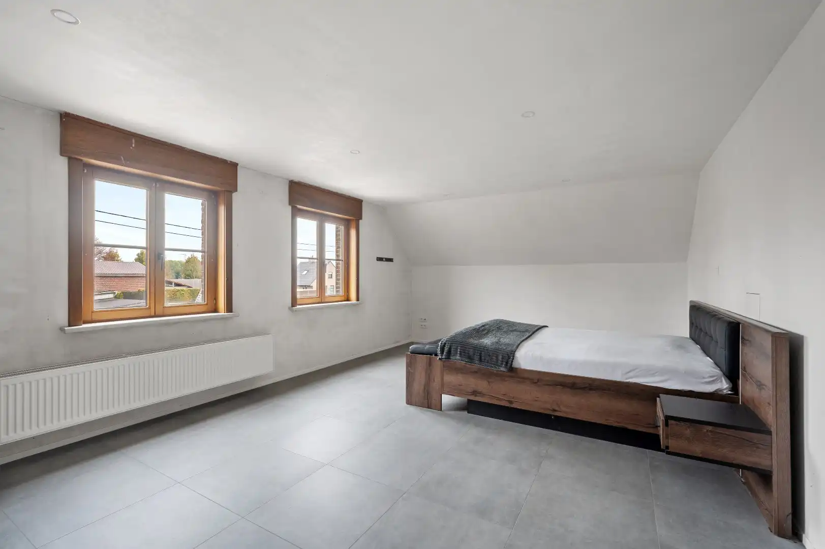  ALLEENSTAANDE VILLA MET 5/6 SLAAPKAMERS, DUBBELE GARAGE EN TUIN  foto 21