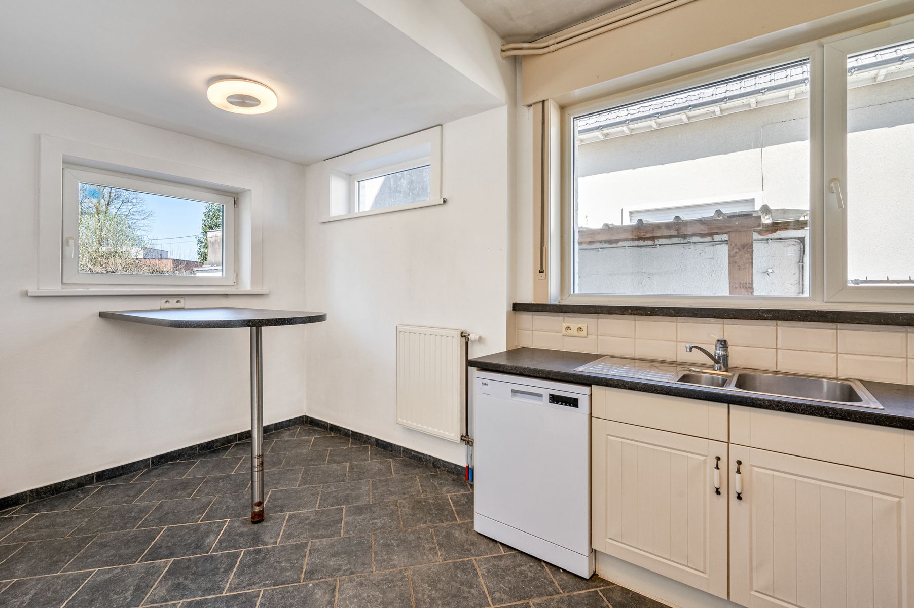 Gerenoveerde, karaktervolle villa met bouwgrond foto 14