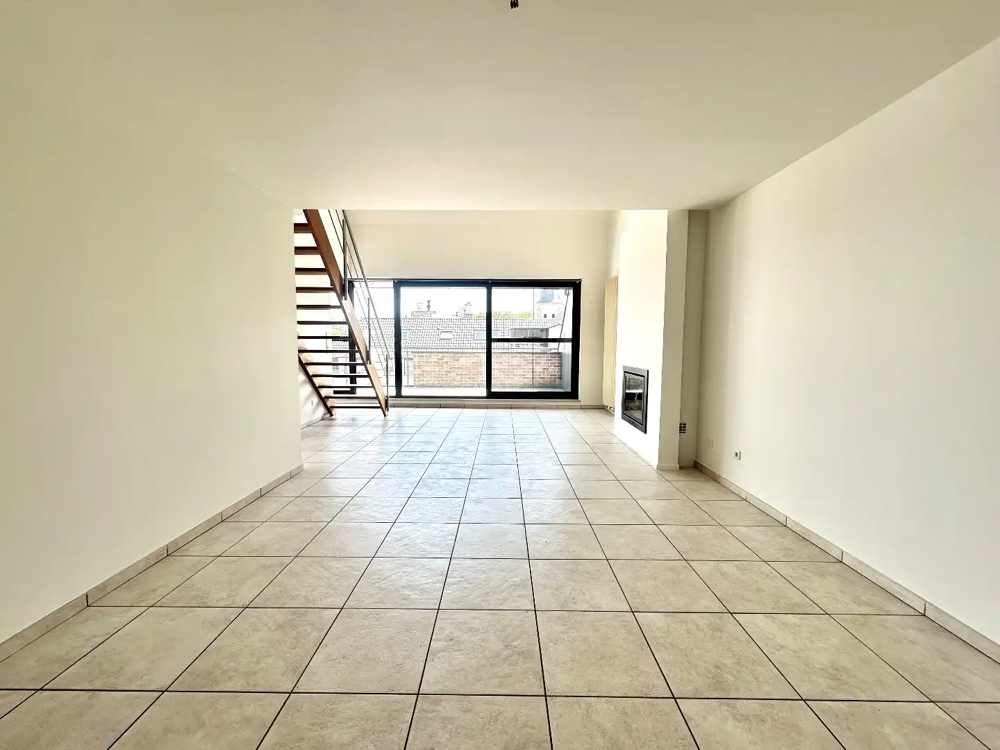 Ruim duplex appartement met 3 slaapkamers in hartje Bilzen-Hoeselt foto 3