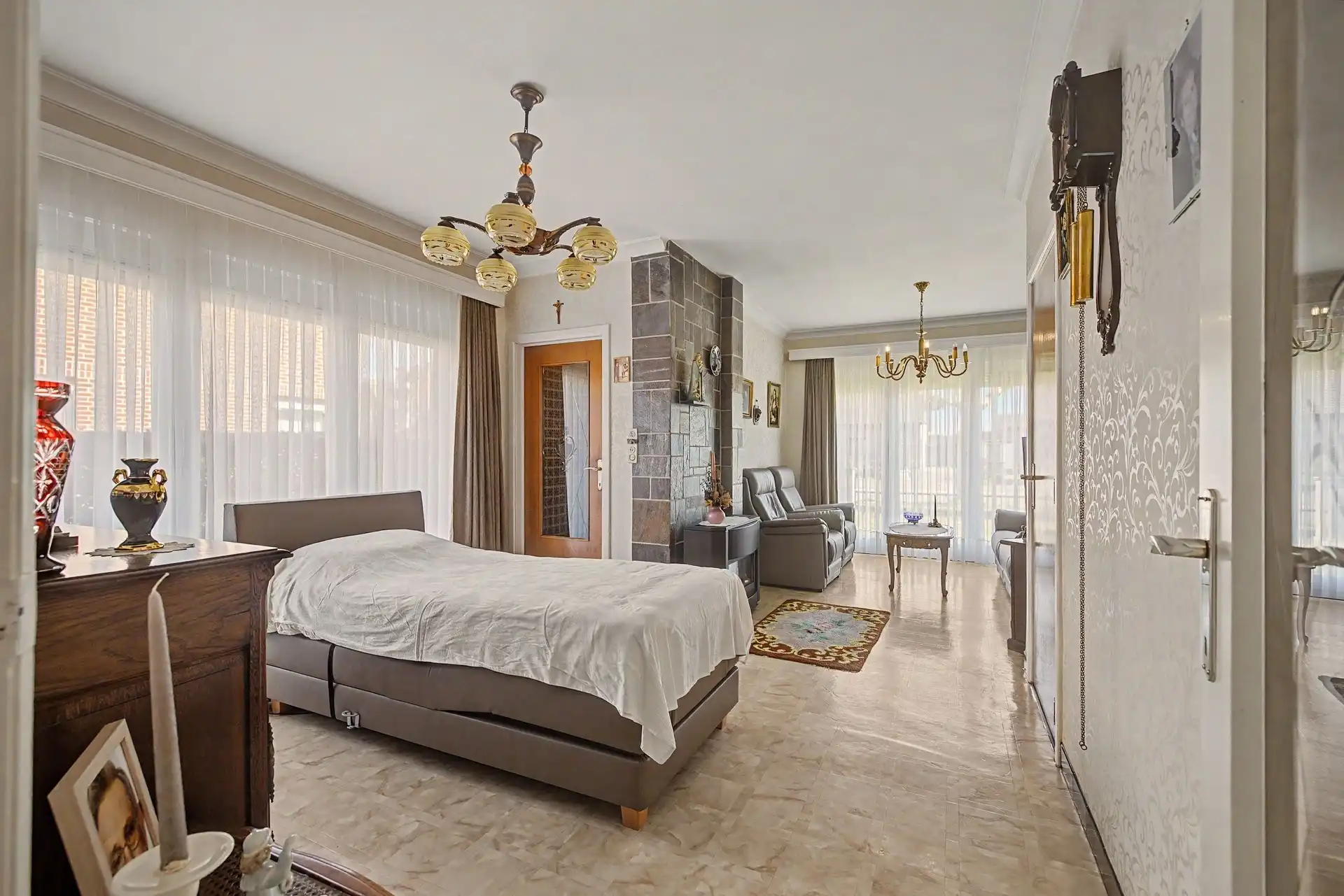 Te renoveren gezinswoning met garage en tuin nabij het centrum van De Klinge foto 5