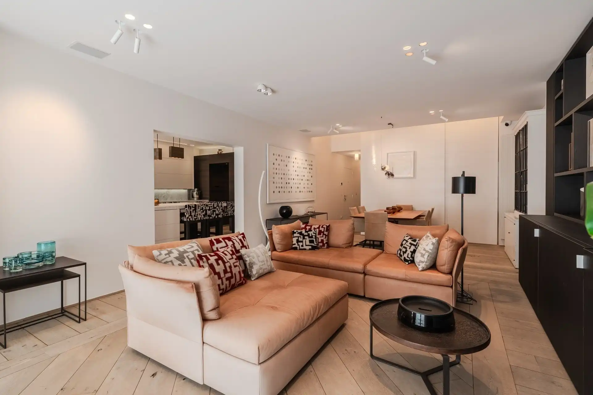 Exclusief en uitzonderlijk lichtrijk designappartement in het hart van Knokke-Zoute foto 5