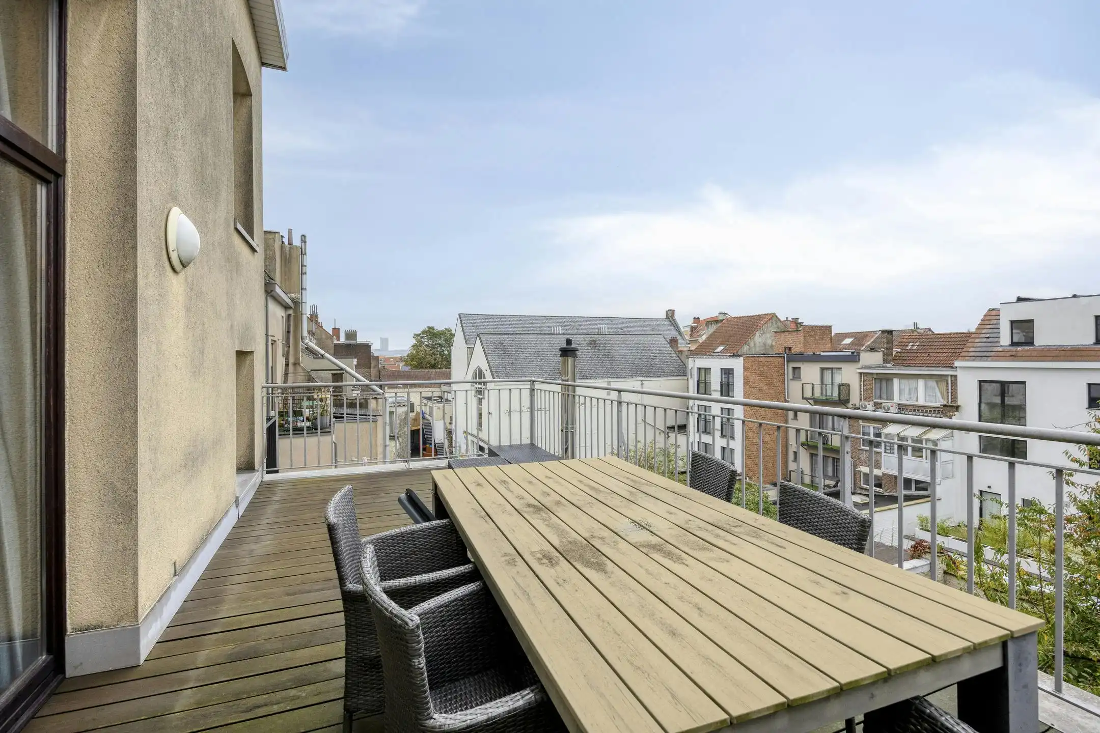 Op te frissen herenhuis met 7 slaapkamers en stadstuin. foto 19