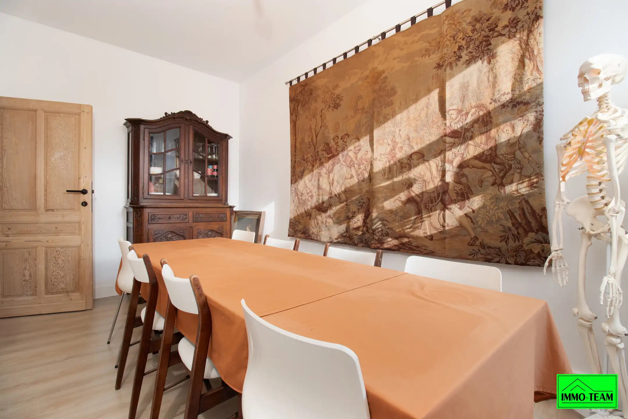 Volledig gerenoveerde instapklare woning nabij centrum Aalst foto 6