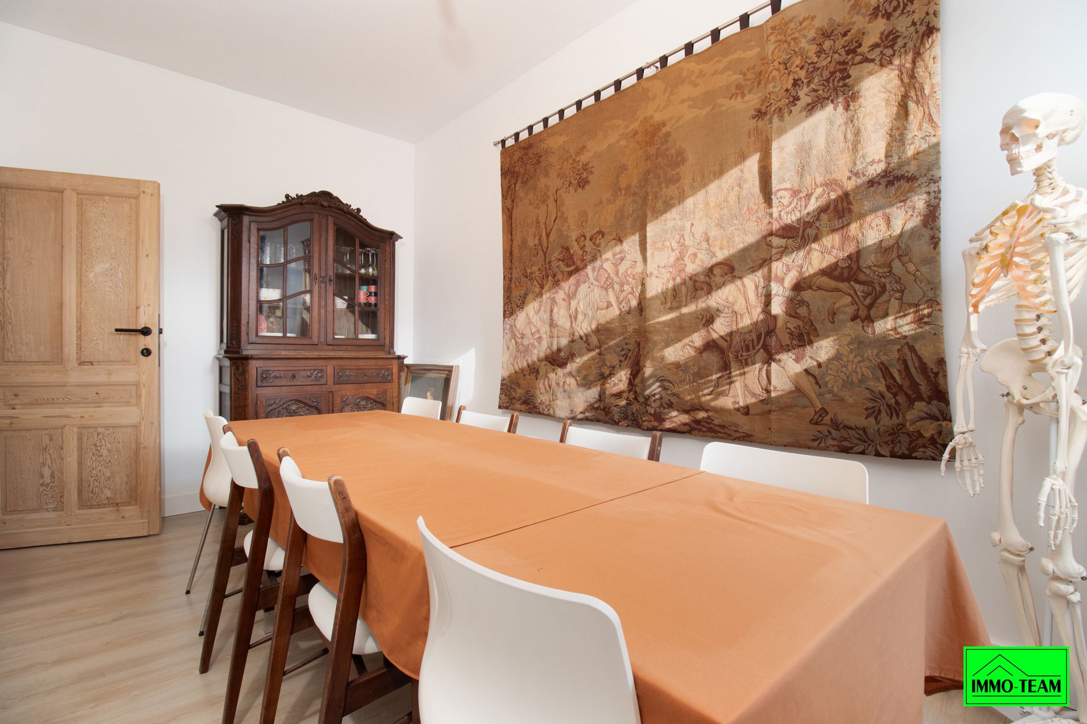 Volledig gerenoveerde instapklare woning nabij centrum Aalst foto 6