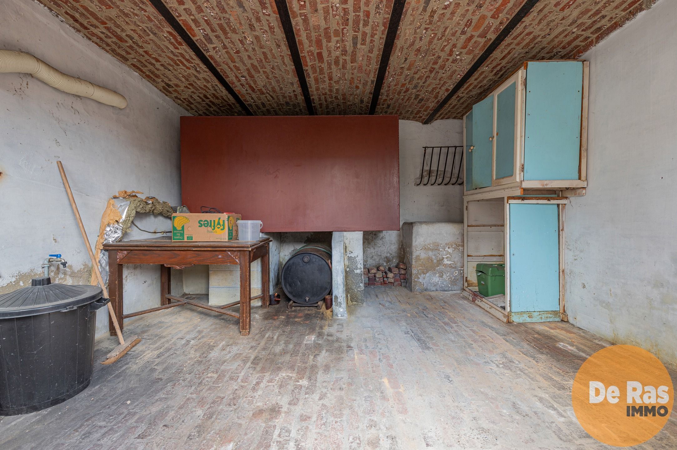 BURST - Te renoveren woning met tal van mogelijkheden foto 31