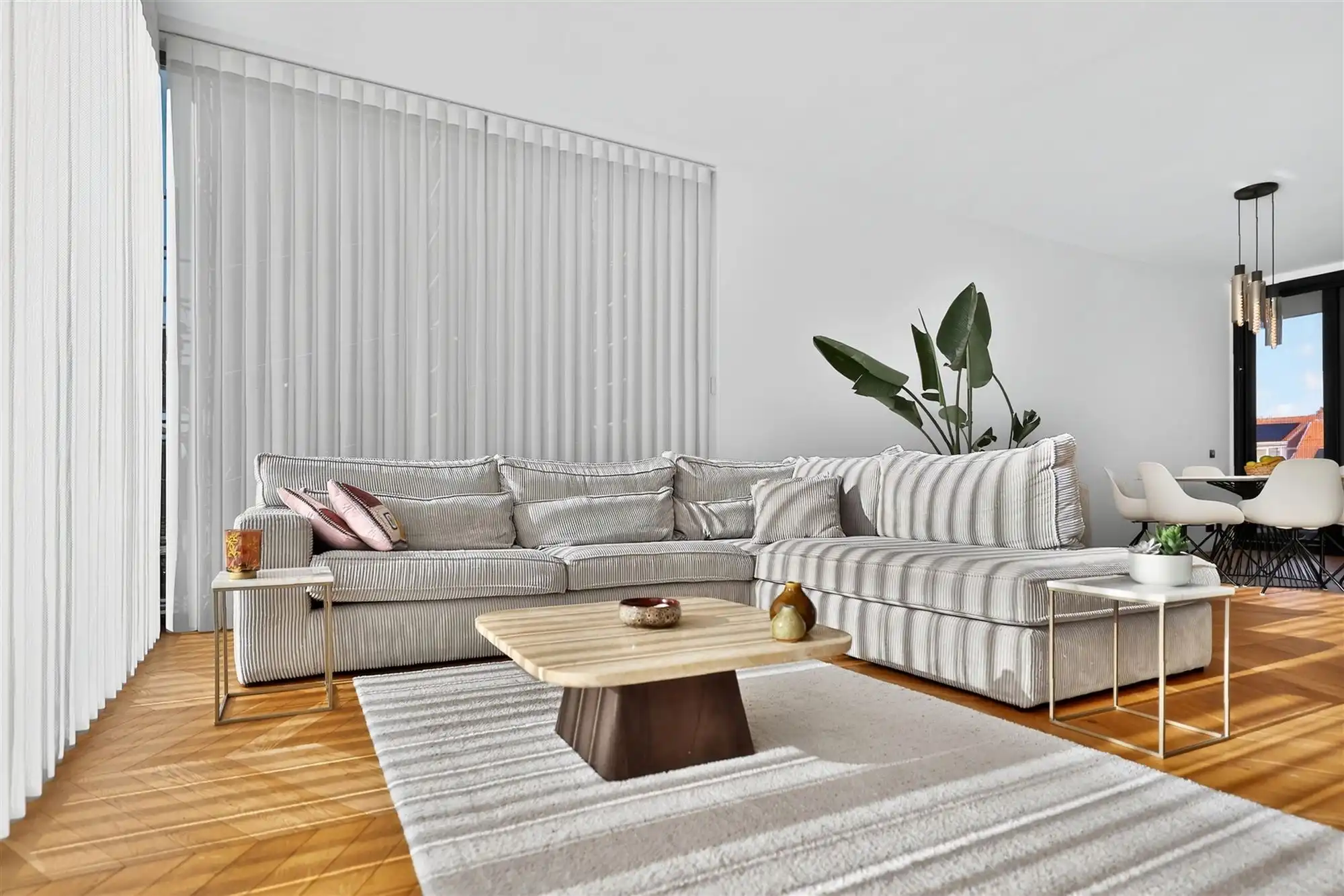 Buitengewone nieuwe halfopen woning op toplocatie foto 3