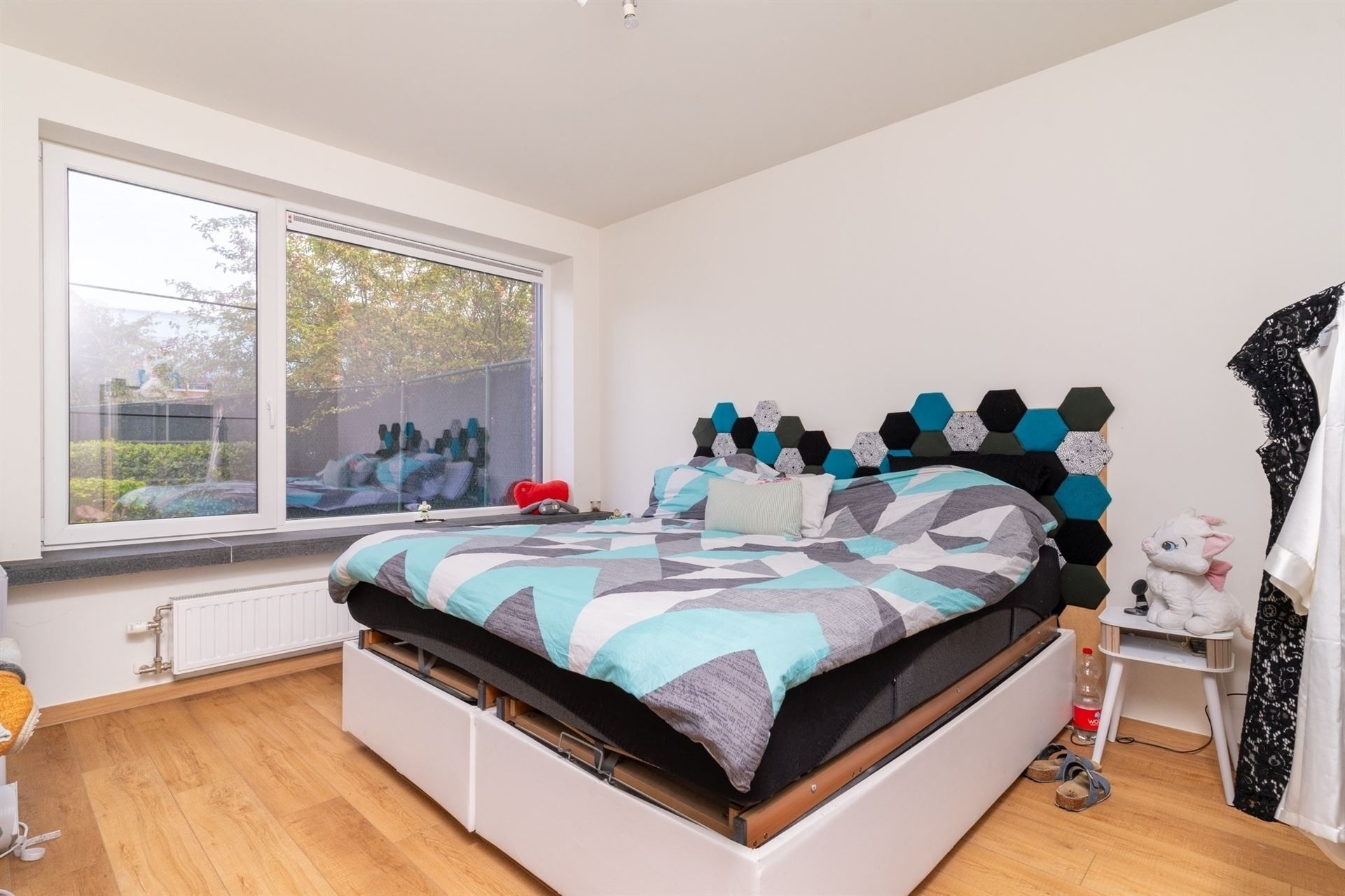 Meergezinswoning bestaande uit 2 app, tuin en dubbele carport foto 10