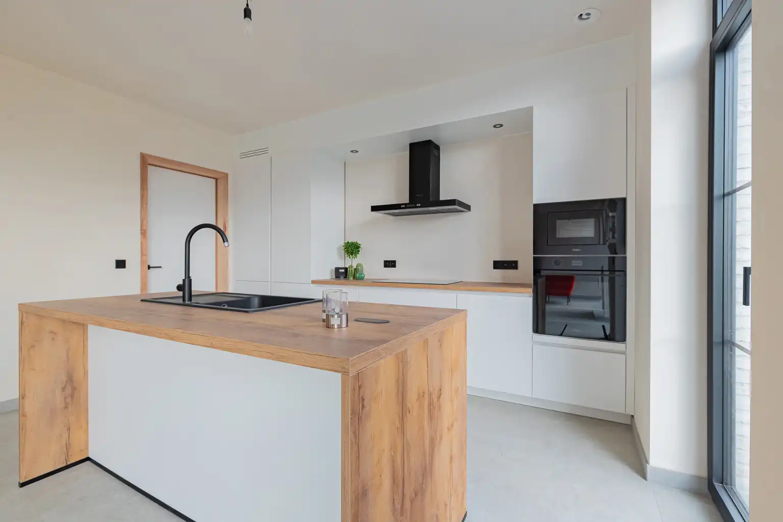 Nieuwbouw woning met 4 slaapkamers! foto 6