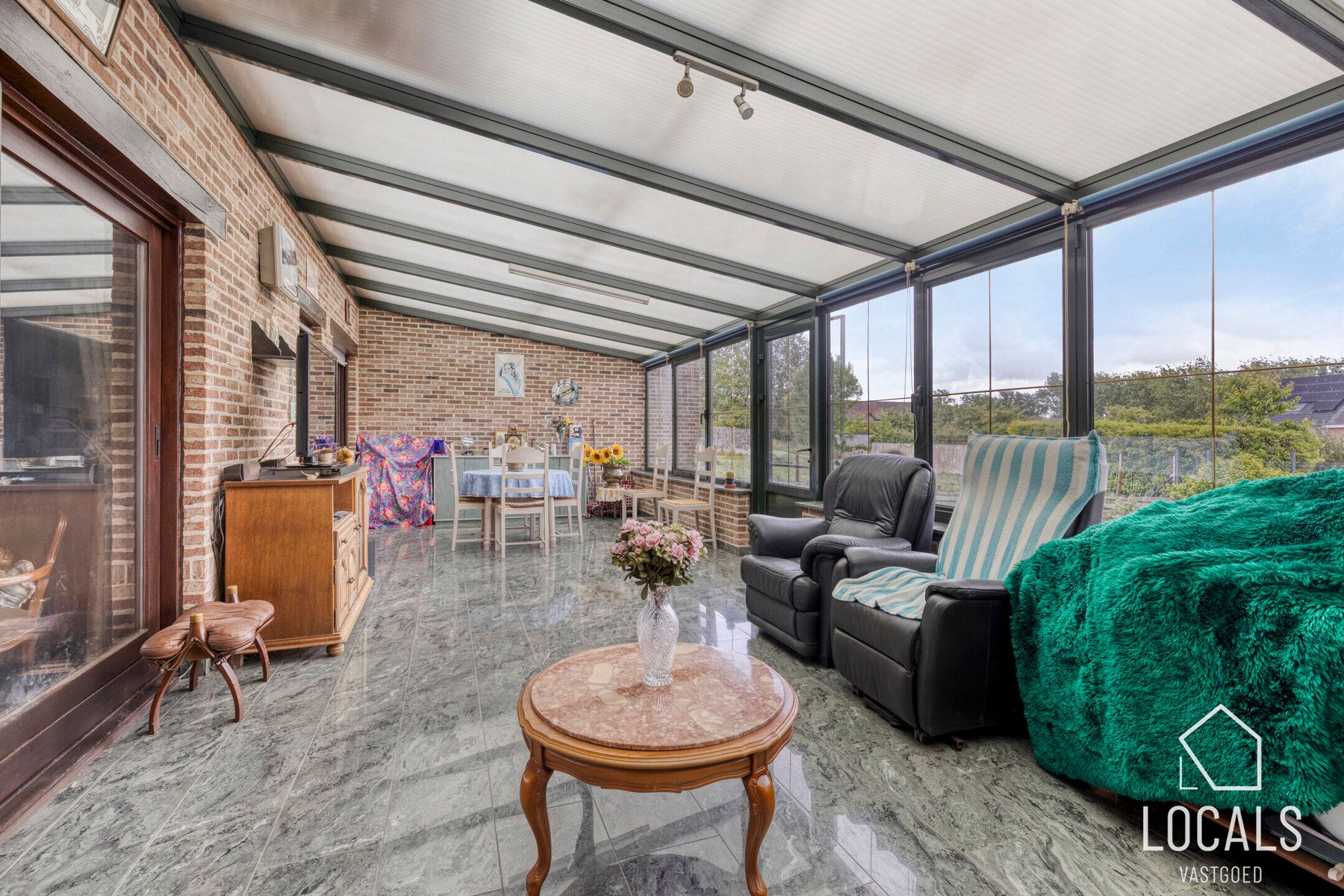 Zeer goed onderhouden ruime open bebouwing te Kerksken foto 10