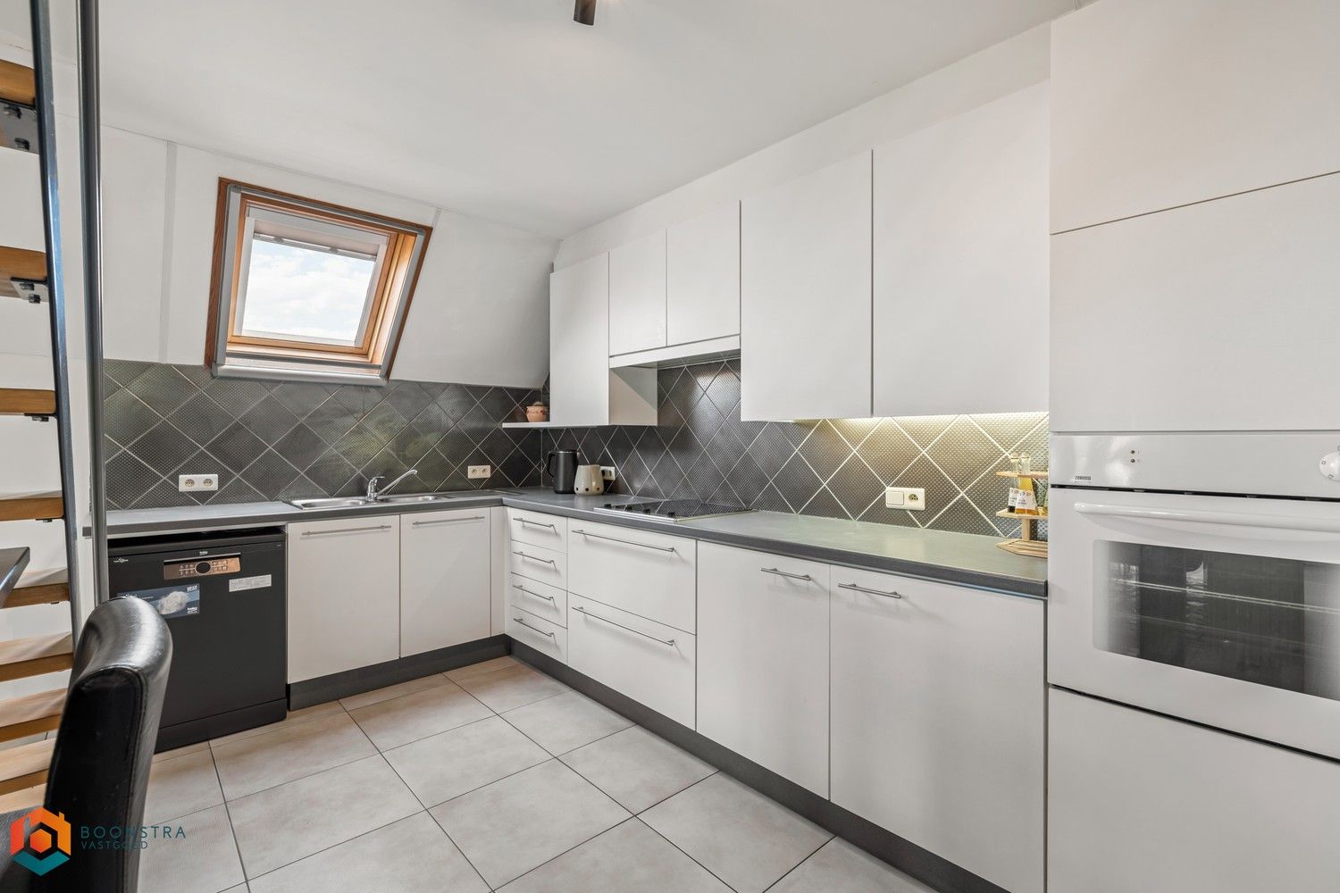 Ruim duplex app met 2 slpkrs en autostaanplaats in Westmeerbeek foto 4