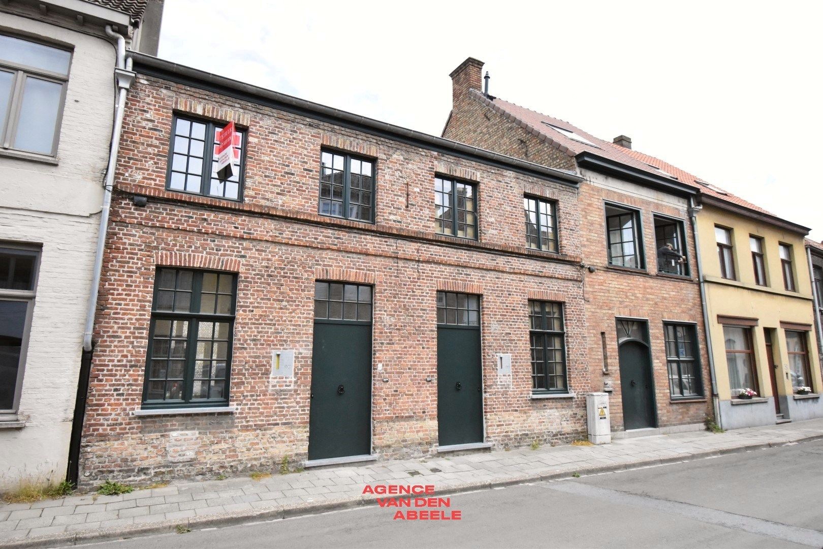 Charmante gerenoveerde woning met grote tuin foto 2