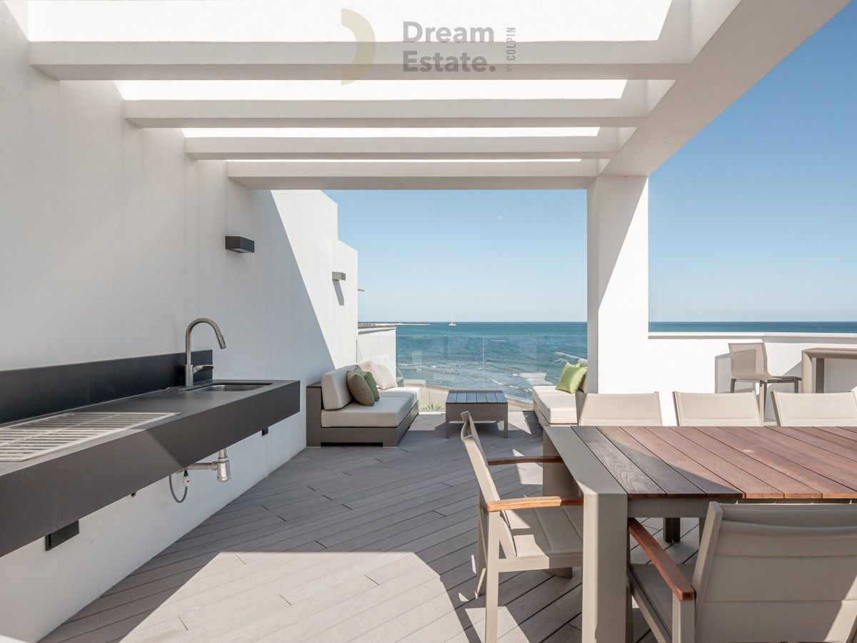 Recente woning aan het strand te Estepona, The Island. foto 13