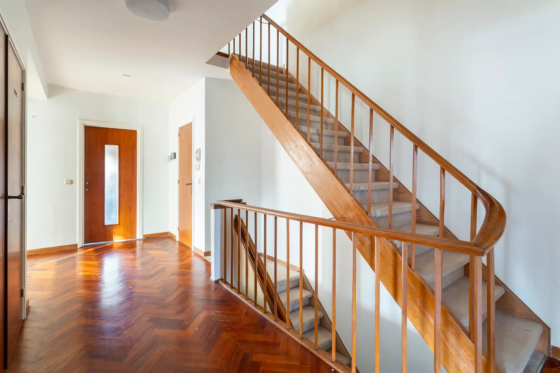 Luxueuze halfopen villa met zwembad in Elsdonckwijk foto 11