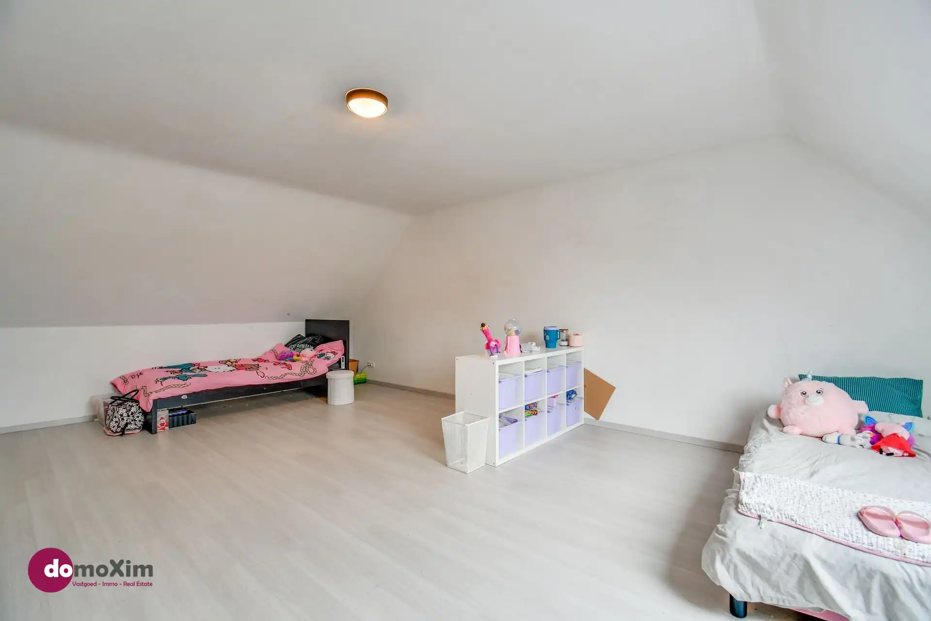 Stijlvolle en energiezuinige woning met 4 slaapkamers in een rustige woonwijk foto 16