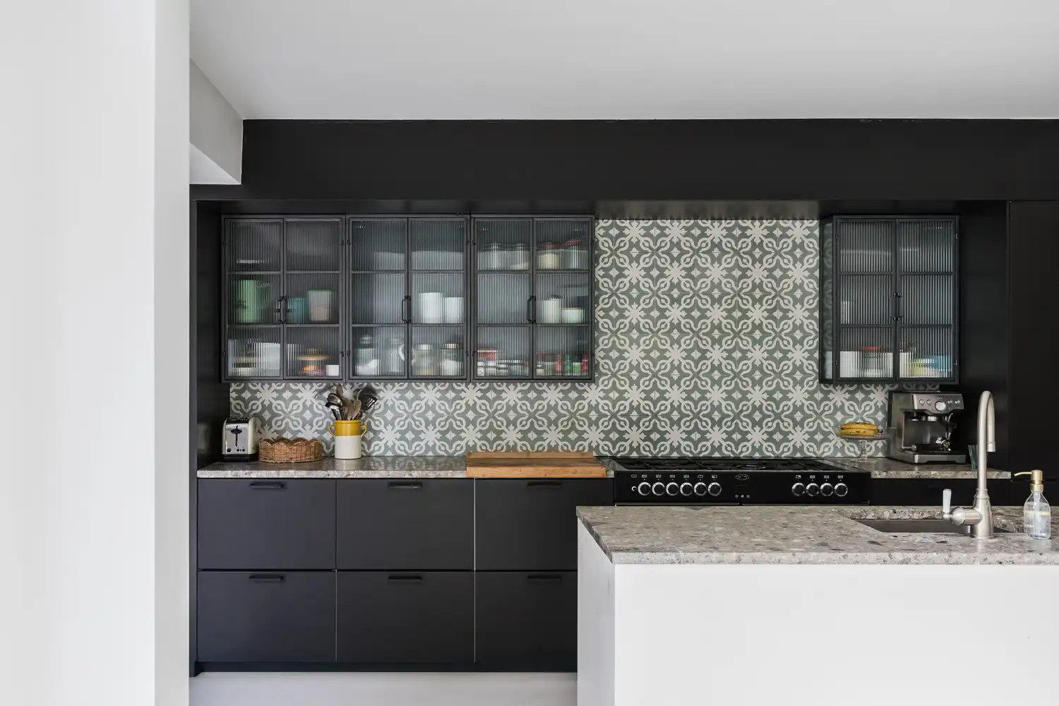 Buitengewoon royaal herenhuis centrum Gent met verwarmd buitenzwembad. foto 9