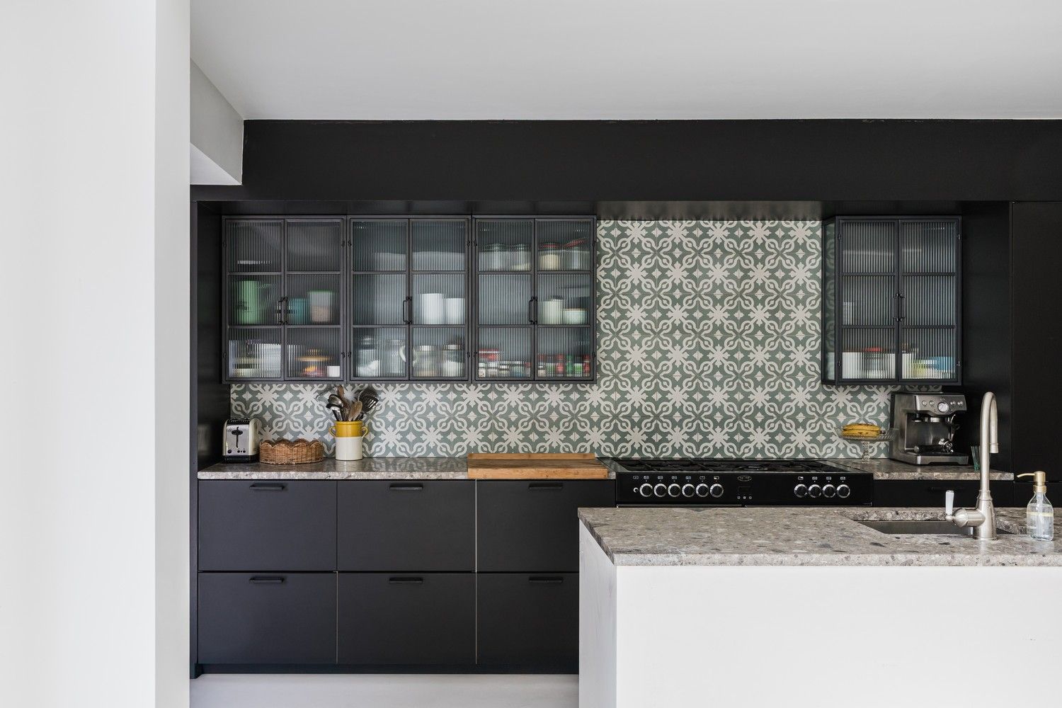 Buitengewoon royaal herenhuis centrum Gent met verwarmd buitenzwembad. foto 9