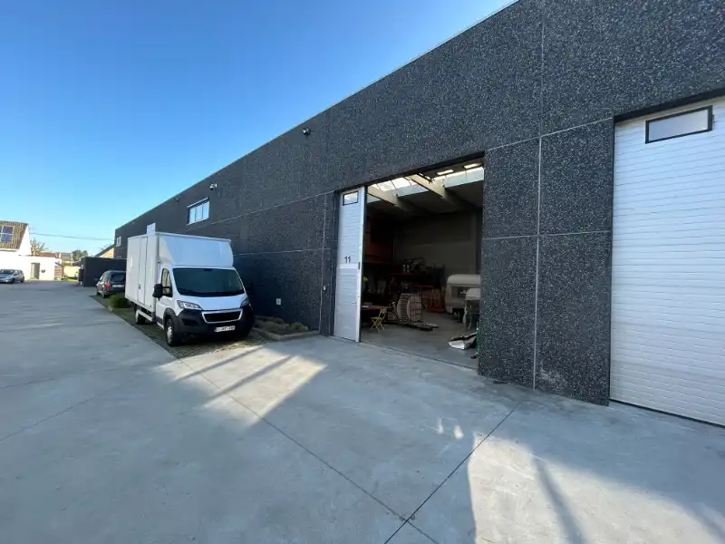 Recente KMO-unit (±187 m²) met 2 parkeerplaatsen – uitstekende ligging nabij E40 foto 9