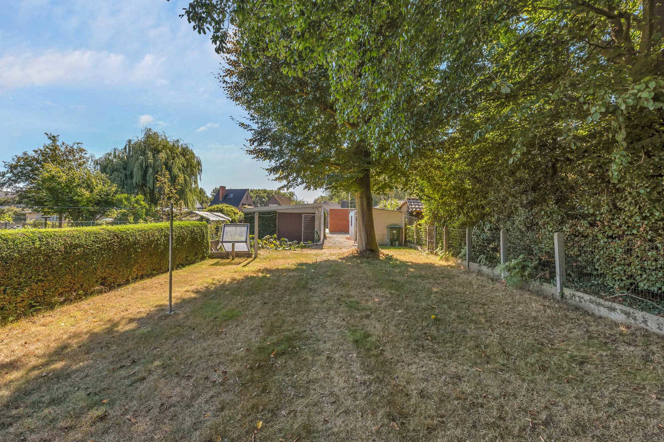 Te renoveren bungalow met aparte woonunit op topligging foto 12