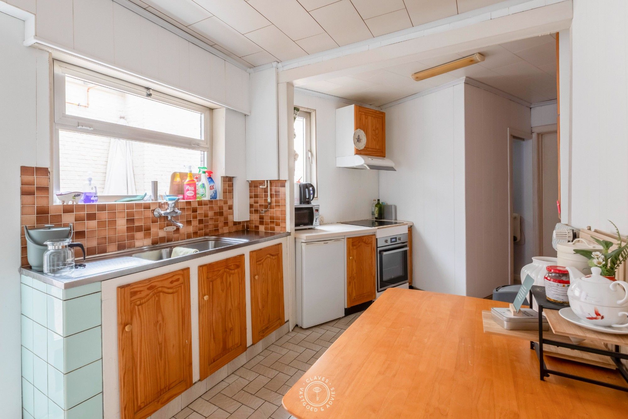 Ruime gezinswoning met fijne tuin en mogelijkheid tot vijf slaapkamers foto 5