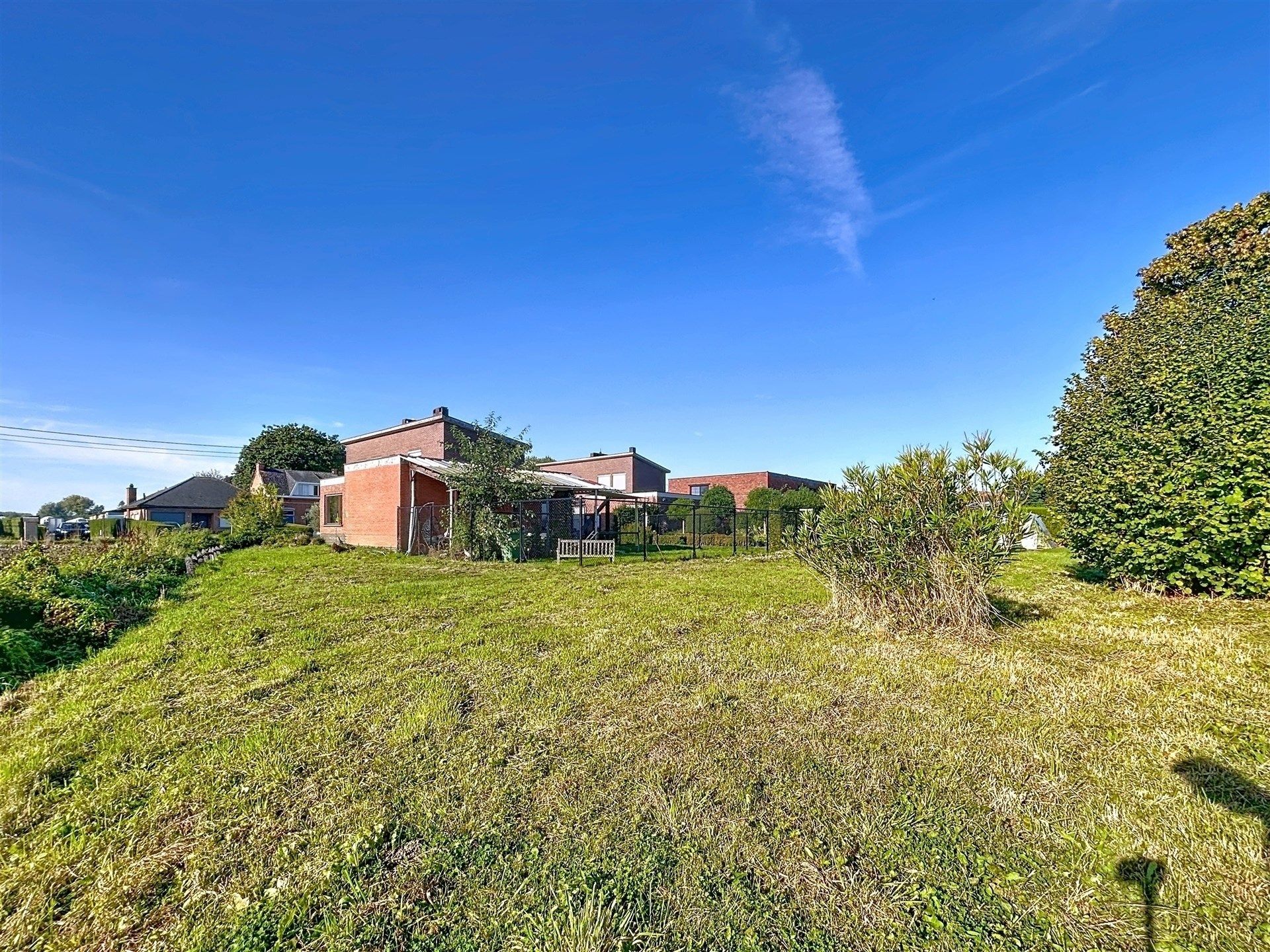 Charmante te renoveren woning op prachtig perceel van 1100m². foto 19