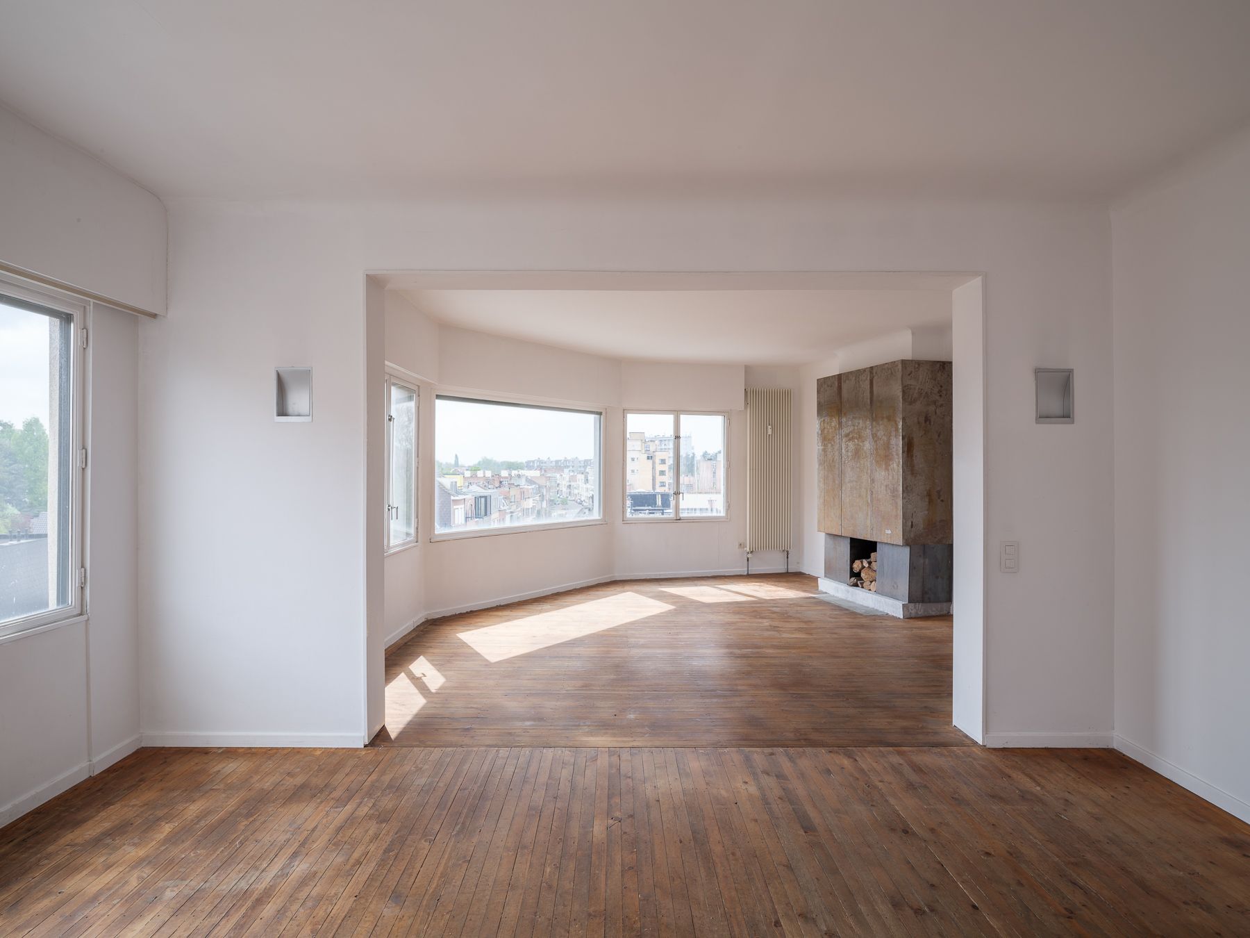 Prachtig hoekappartement nabij Sint-Pietersstation foto {{pictureIndex}}