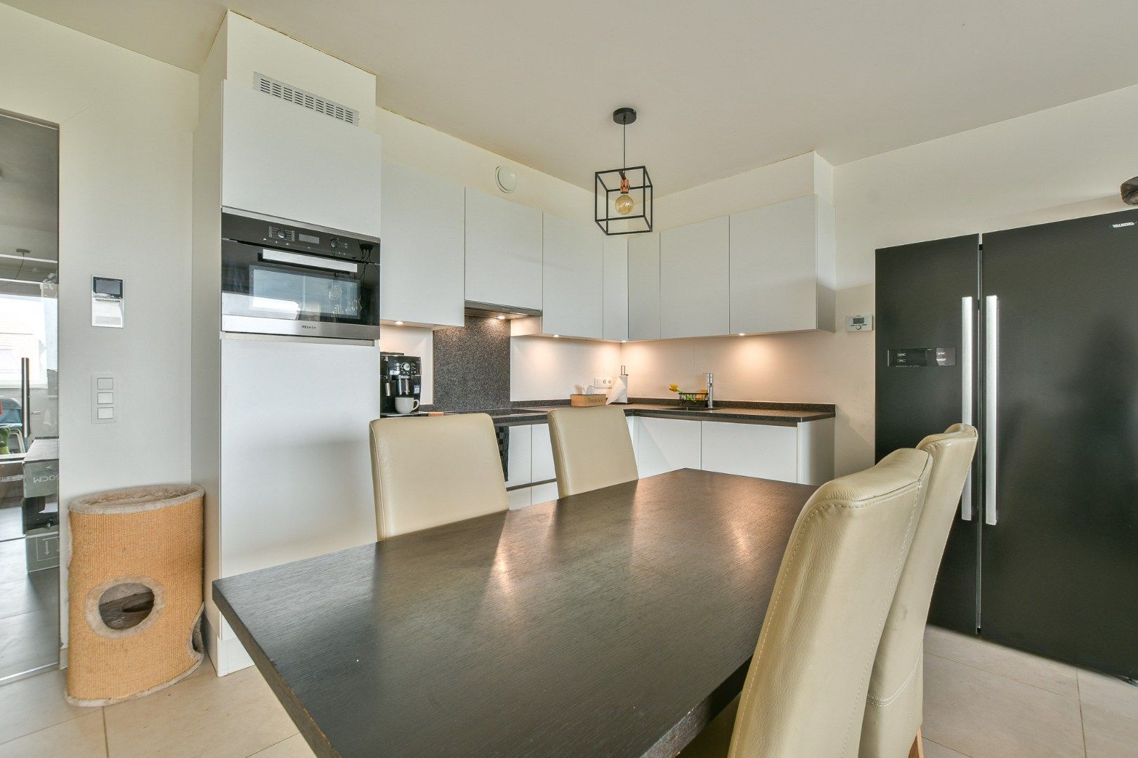 Modern 2-slaapkamerappartement op de derde verdieping met terras nabij duinen en strand, De Haan foto 6