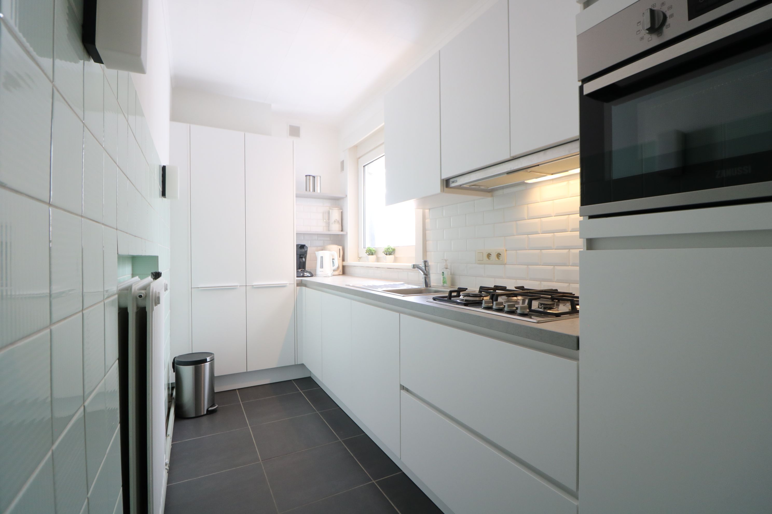 Instapklaar éénslaapkamerappartement met lateraal zicht op Zeedijk én Jachthaven. foto 3