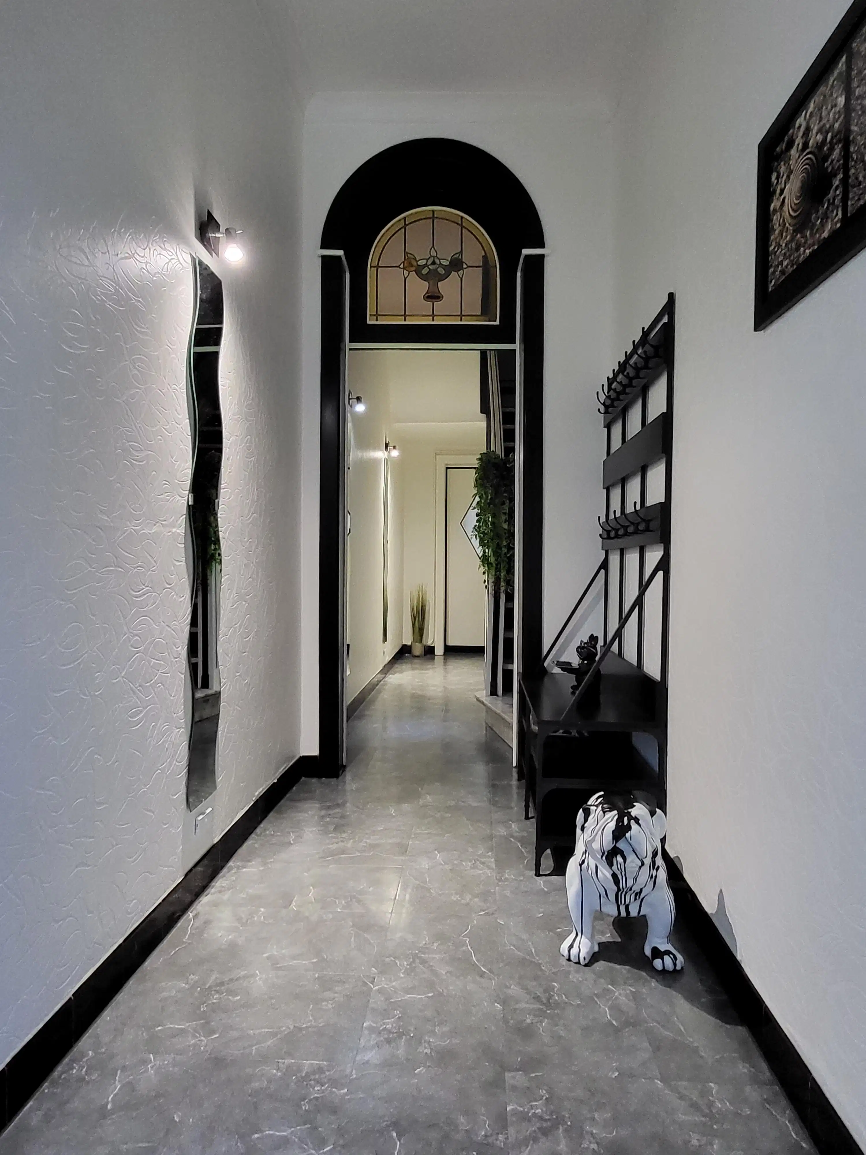 Deze charmante en verrassend ruime woning combineert karakter met hedendaags comfort en is gelegen op een perceel van 341 m² met een zuidwestgericht terras. foto 10