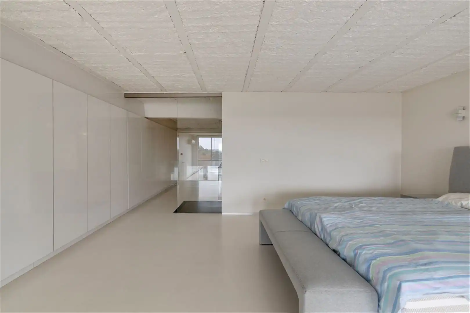 Trendy loft met 2 parkeerplaatsen foto 21